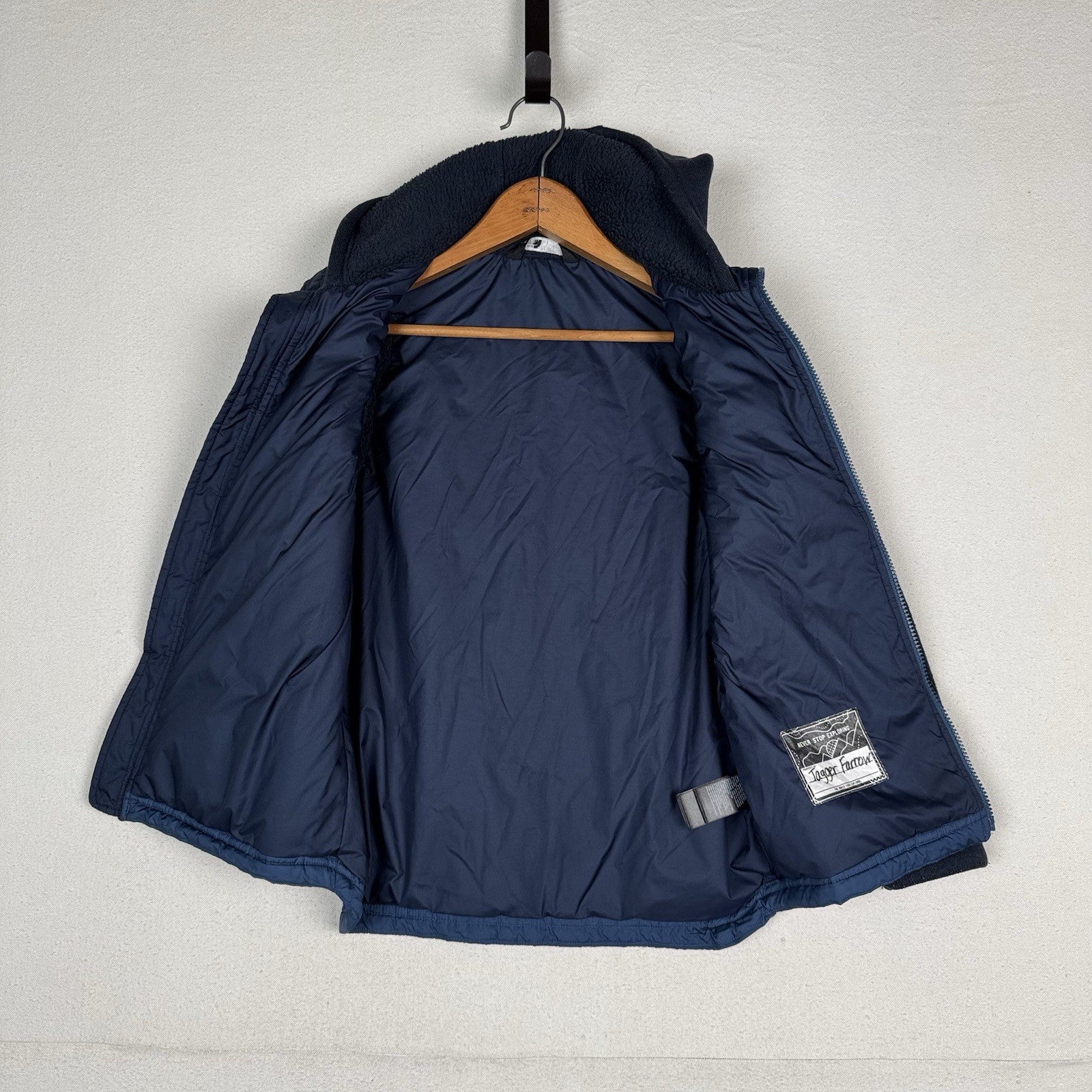 The North Face Gordon Lyons Navy Blue Varsity Winter Vest Boy’s M (10/12) *Read