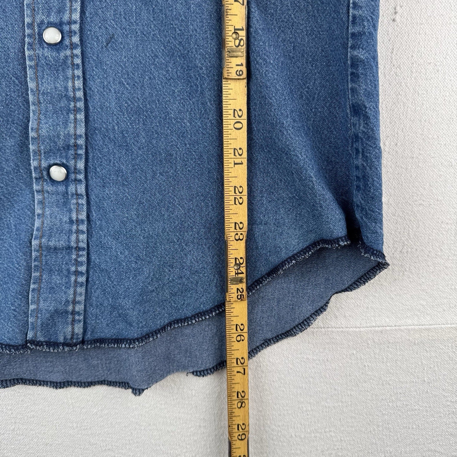 Vtg Wrangler Denim Western Shirt Small (P2P: 18”) Pearl Snaps Short Sleeve