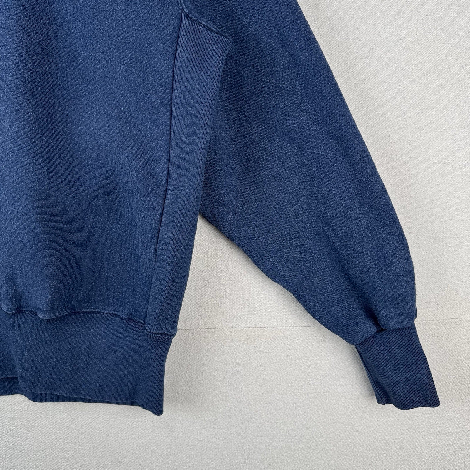 90’s Vintage Xavier University Crewneck Sweatshirt Blue Mens XL Made USA *Faded