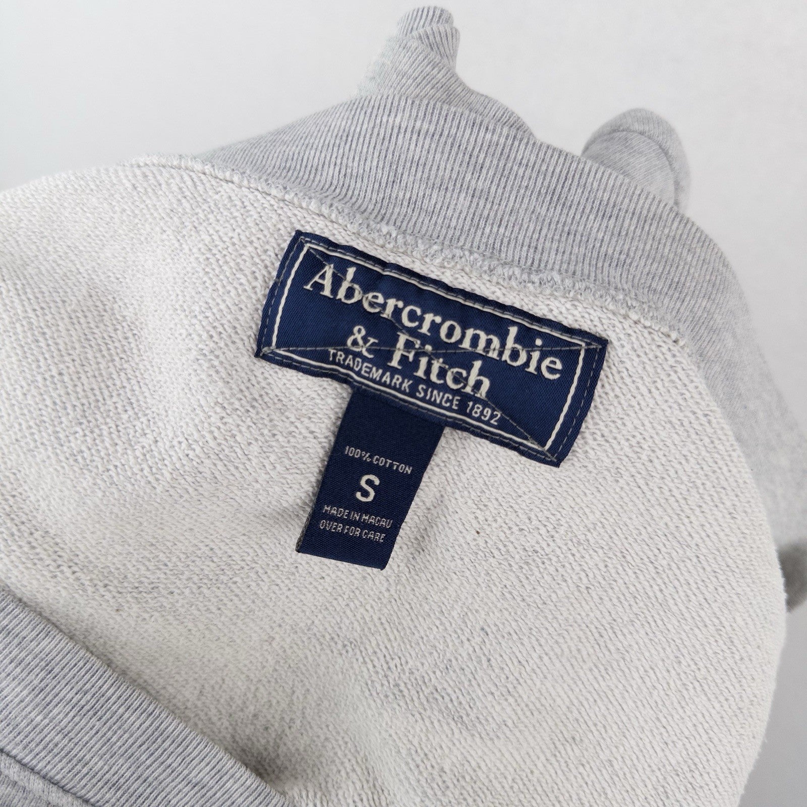 90’s Vtg Abercrombie & Fitch Women’s S Gray Off Shoulder Sweatshirt Flock Print
