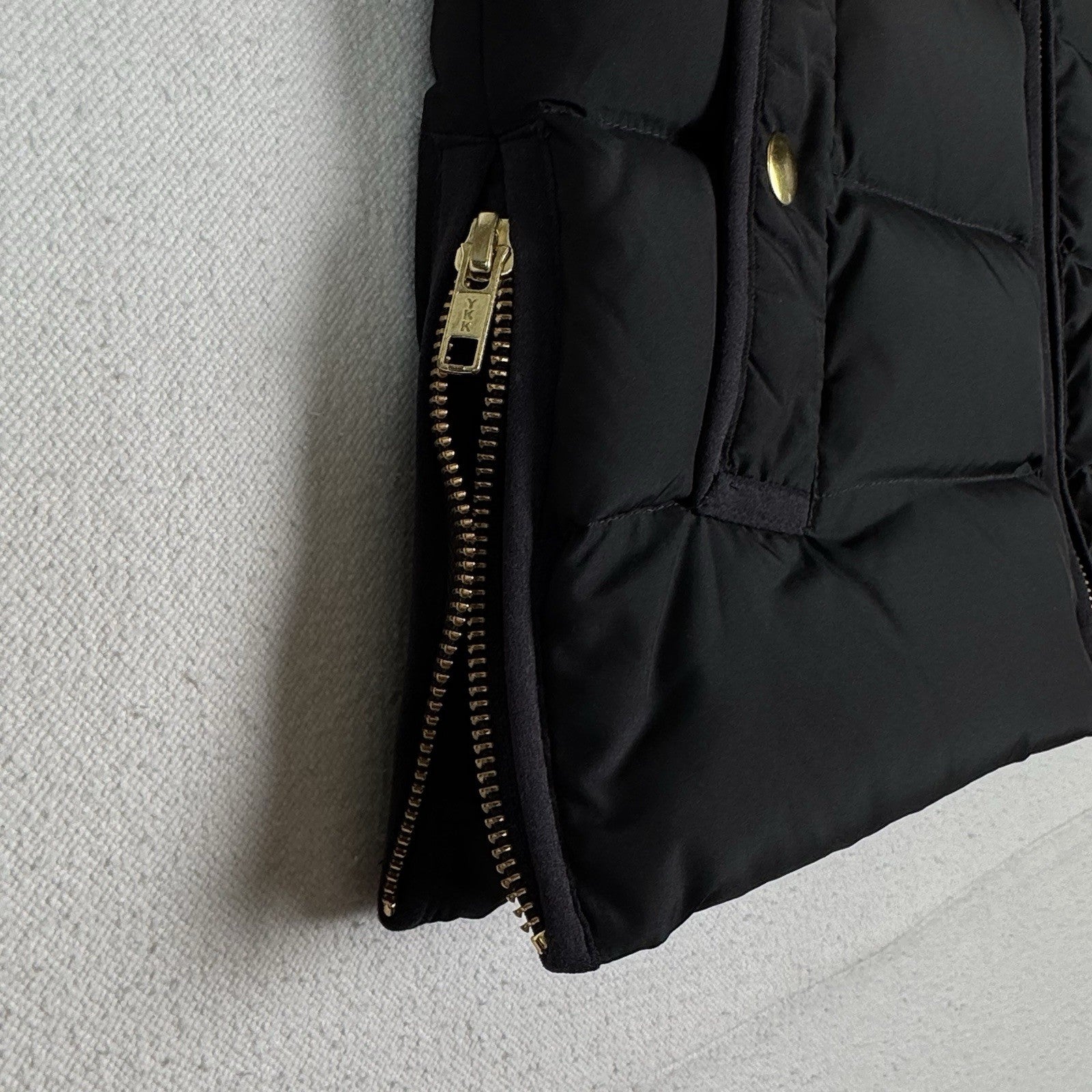 J Crew Women’s Mountain Puffer Vest XXSmall Solid Black Down Filled Side Zip