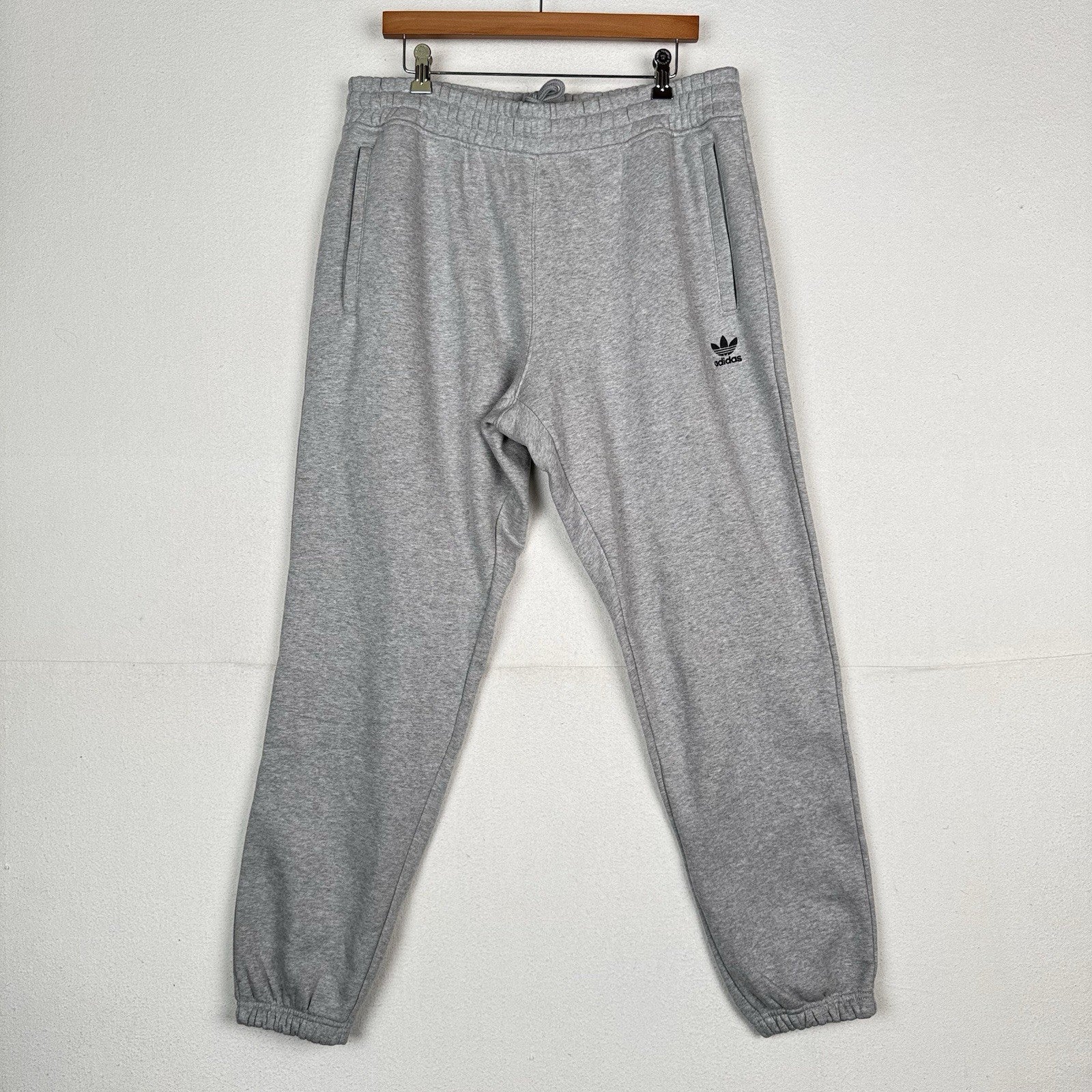 Adidas Gray Originals Essentials Trefoil Jogger Pants Men’s XL  NWOT