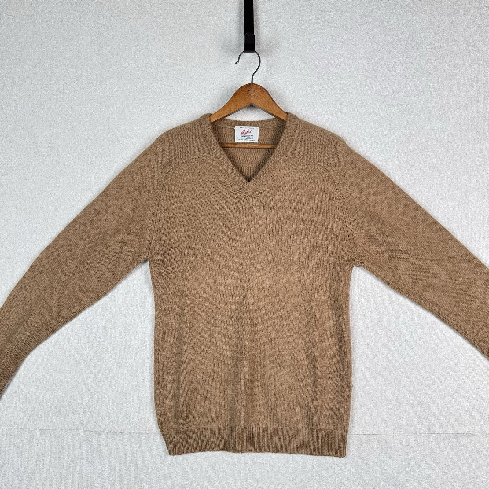 Vtg Hardy Amies For Byford England 100% Camel Hair V-neck Sweater Mens 40 Medium
