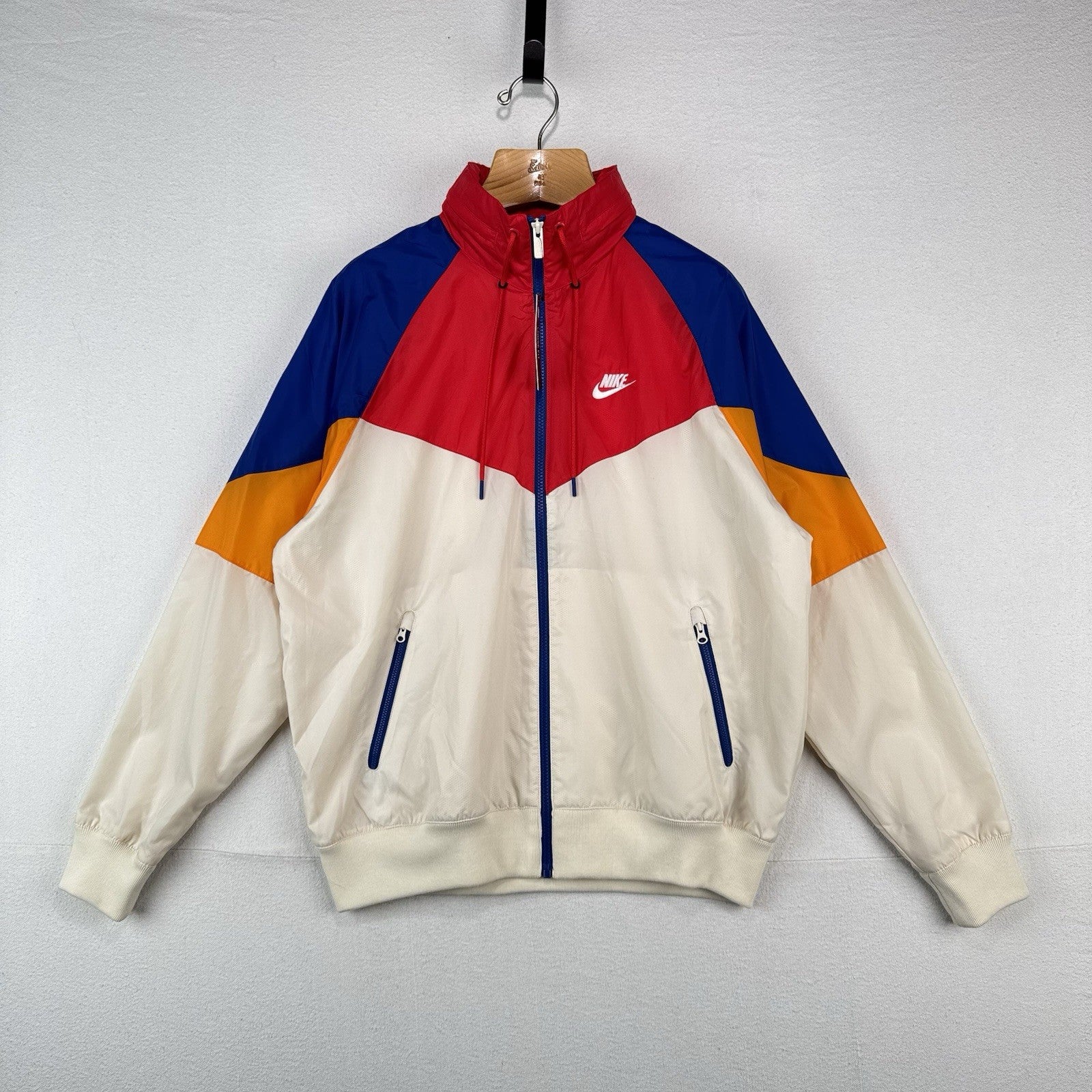 NWT Nike Sportswear Windrunner Windbreaker Track Jacket Men’s M Cream Blue Red