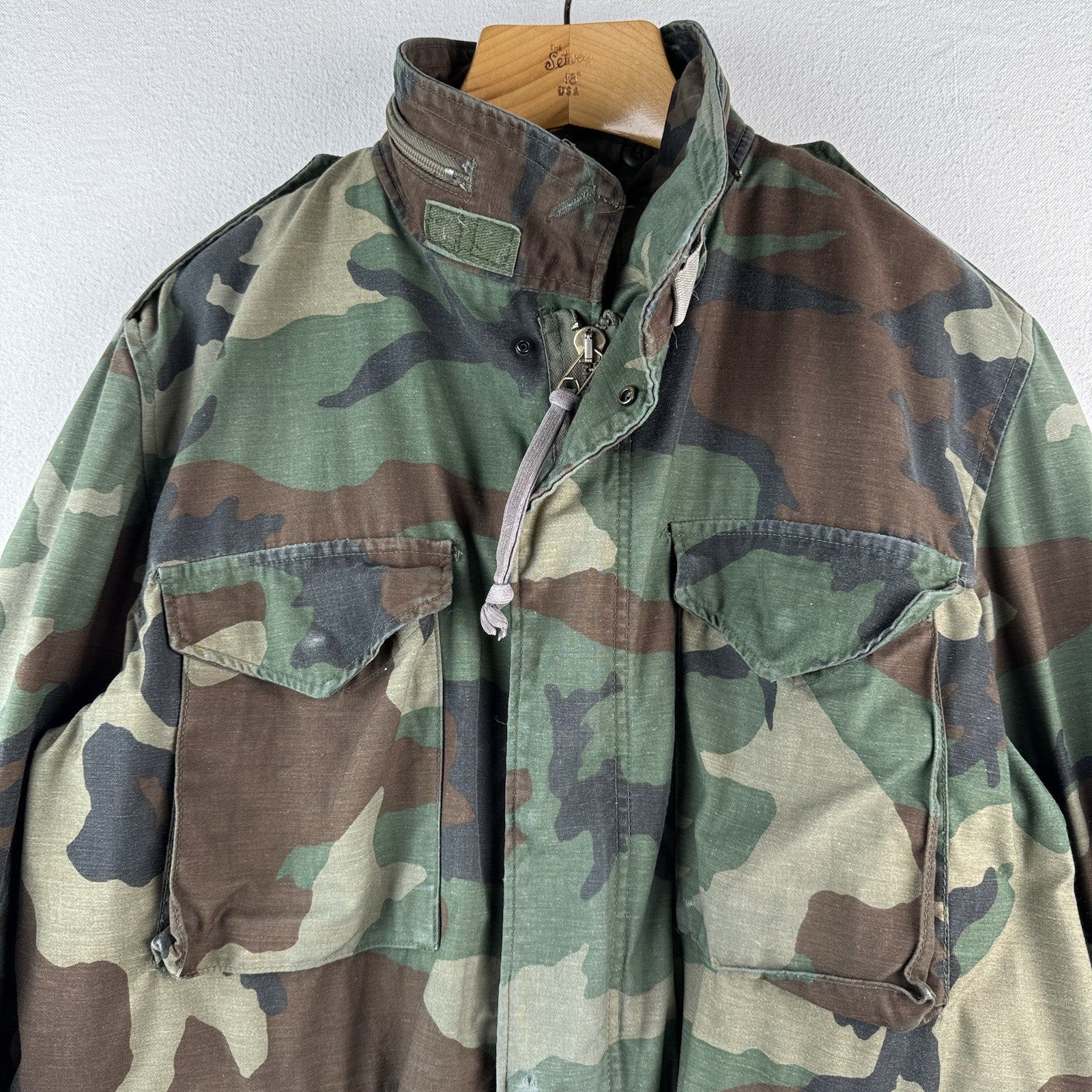 80’s Vintage US Army M81 Woodland Camo M65 Field Jacket Men’s Large Regular 1984