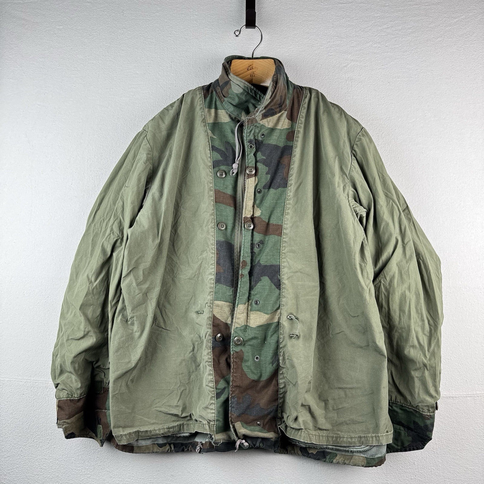 80’s Vintage US Army M81 Woodland Camo M65 Field Jacket Men’s Large Regular 1984
