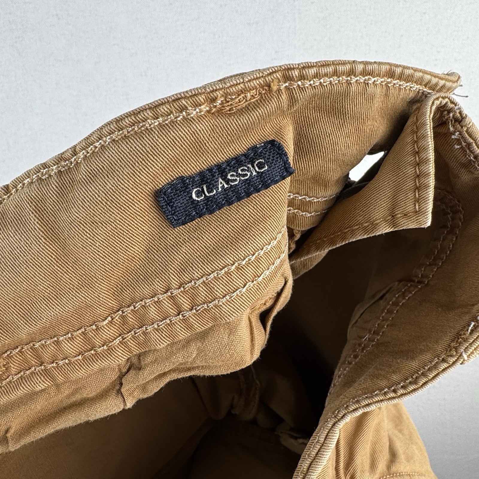 American Eagle Men’s 30 Tan Extreme Flex Cargo Shorts 10” Length