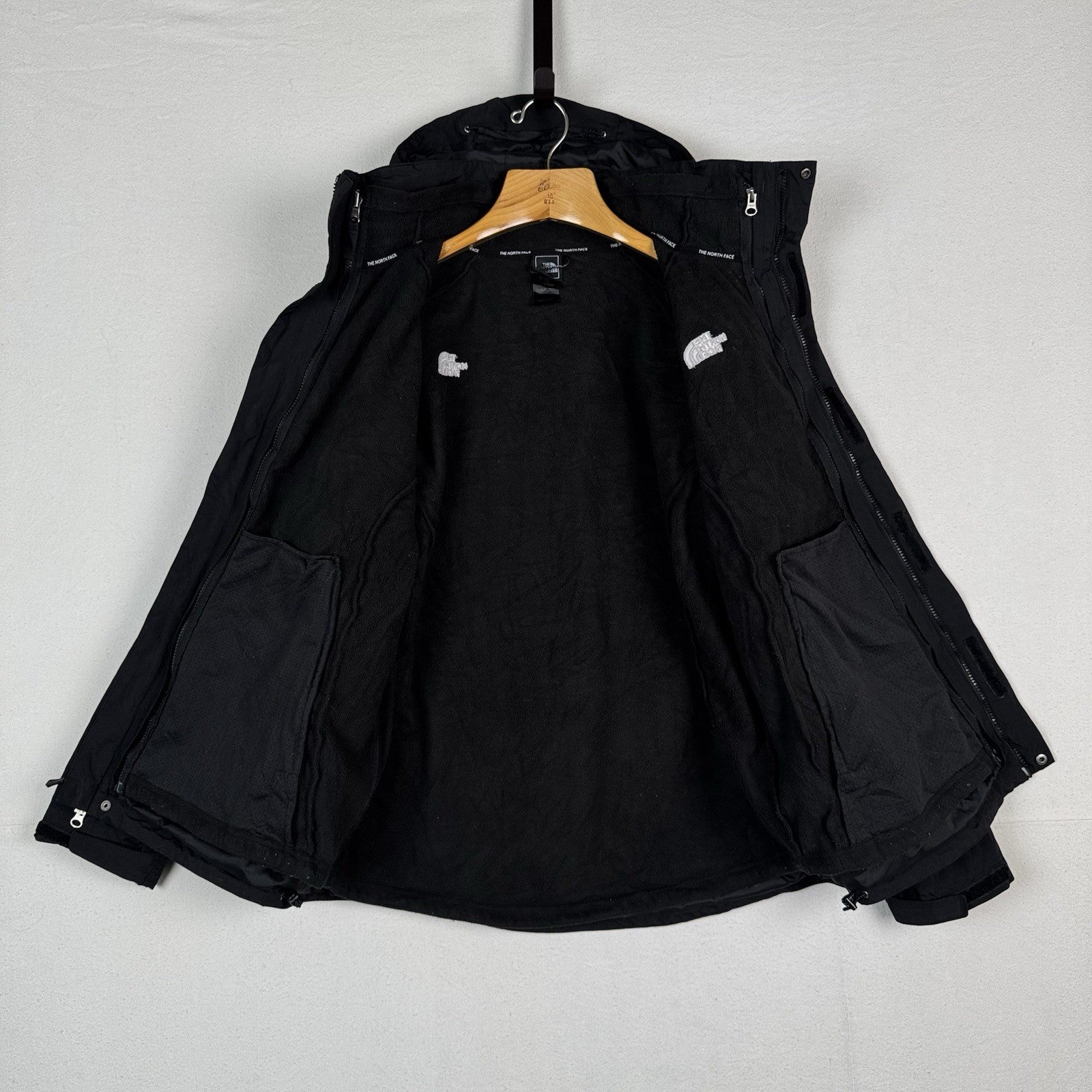 The North Face HyVent Men’s Large 3-1 Windbreaker Jacket Removable Fleece