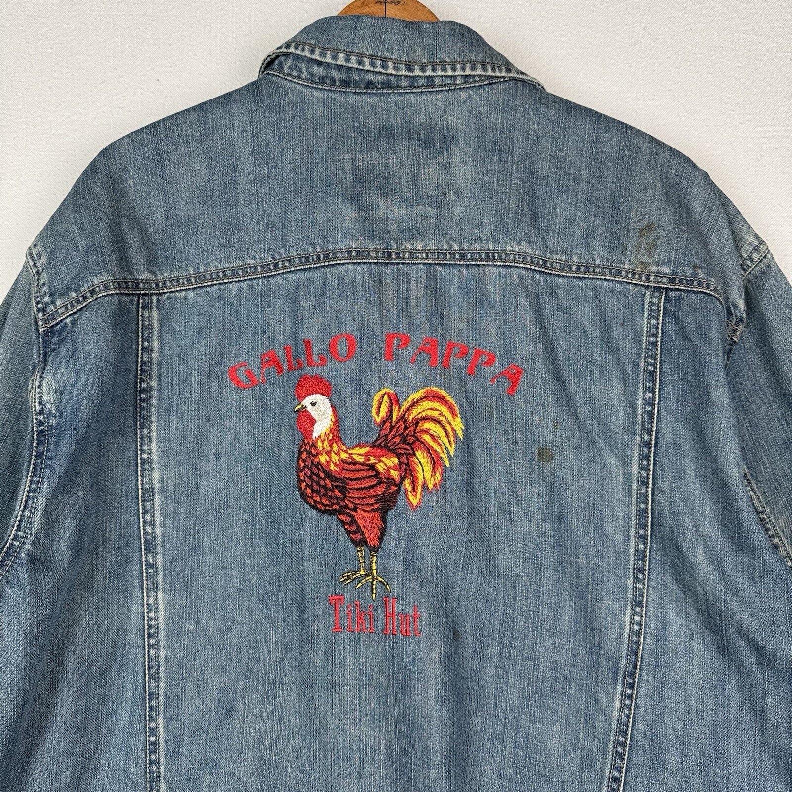 Vtg Old Navy Men’s 2XL Embroidered Jean Jacket Gallo Papa Tiki Hut Rooster *Read