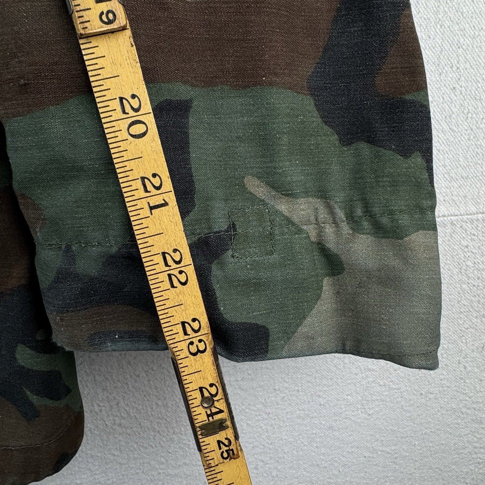 80’s Vintage US Army M81 Woodland Camo M65 Field Jacket Men’s Large Regular 1984