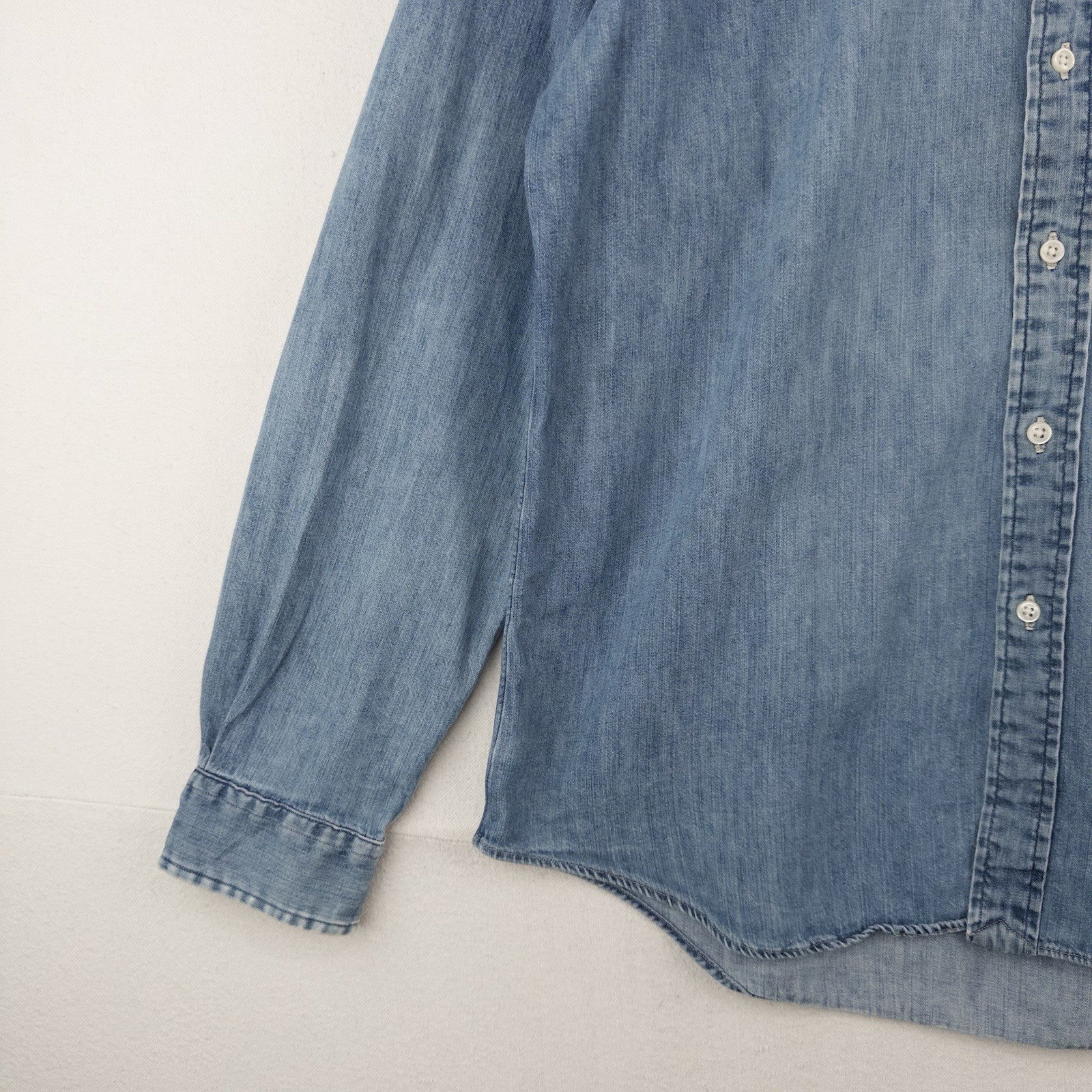 Ralph Lauren Men’s Large Lightweight Blue Denim Shirt Long Sleeve