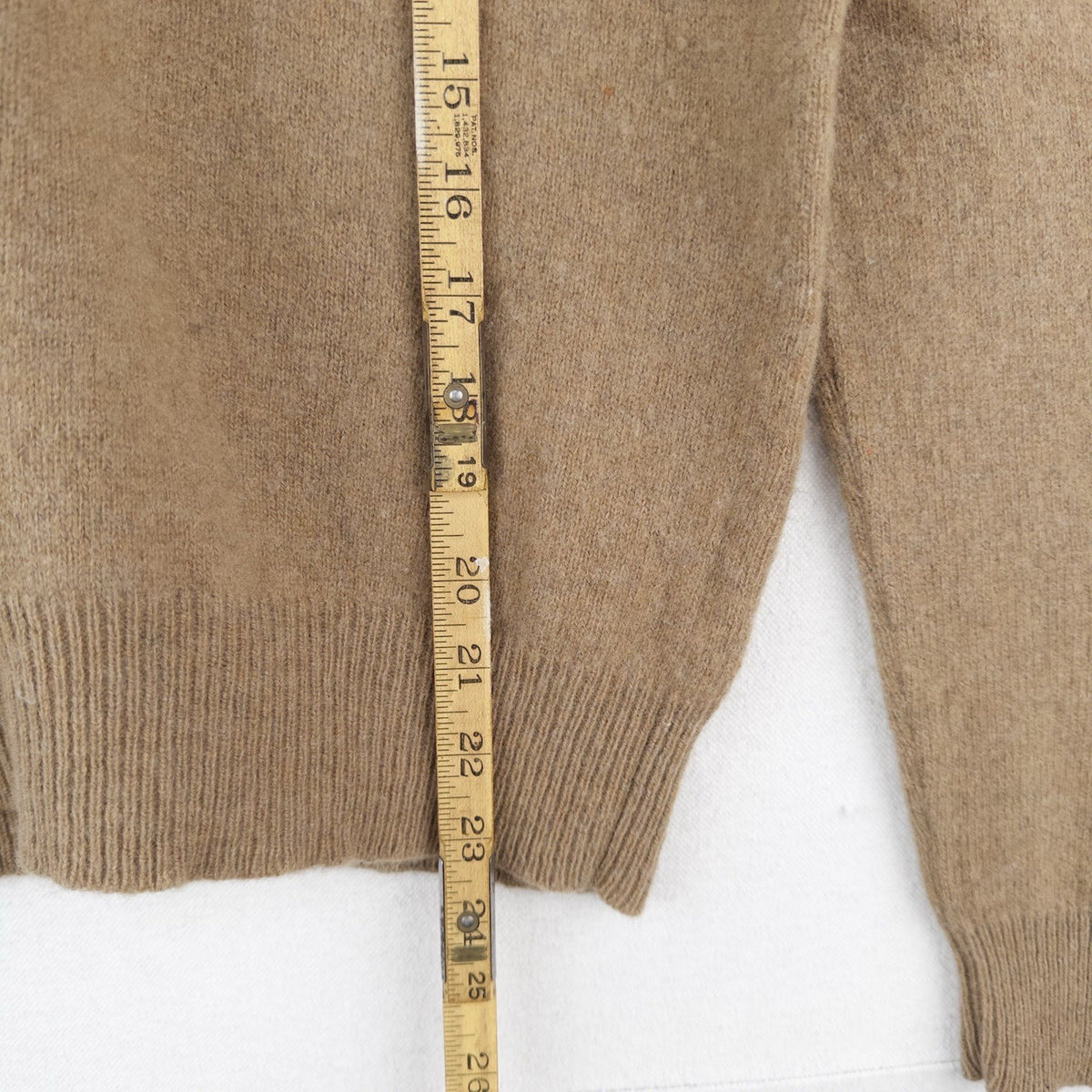 90’s Vtg Polo Ralph Lauren Sweater Men’s M Camel 100% Lambswool Pullover V-Neck