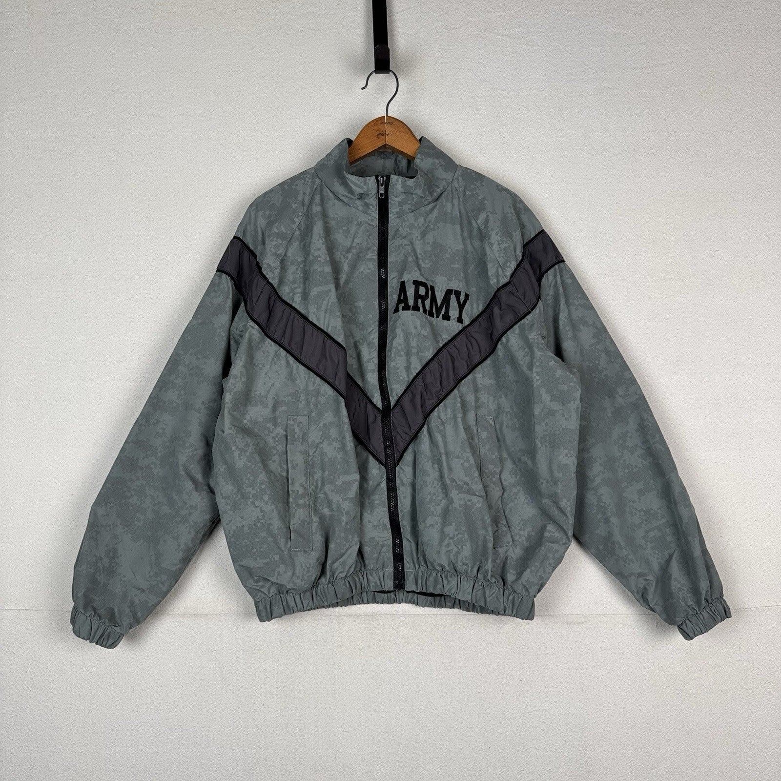 Army IFPU Jacket Men’s Small Gray Black Reflective Training Athletic Windbreaker