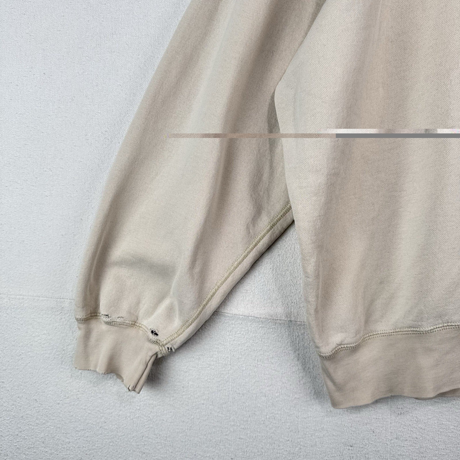 90’s Vintage Polo Ralph Lauren Men’s L Crewneck Sweatshirt Tan *Distressed