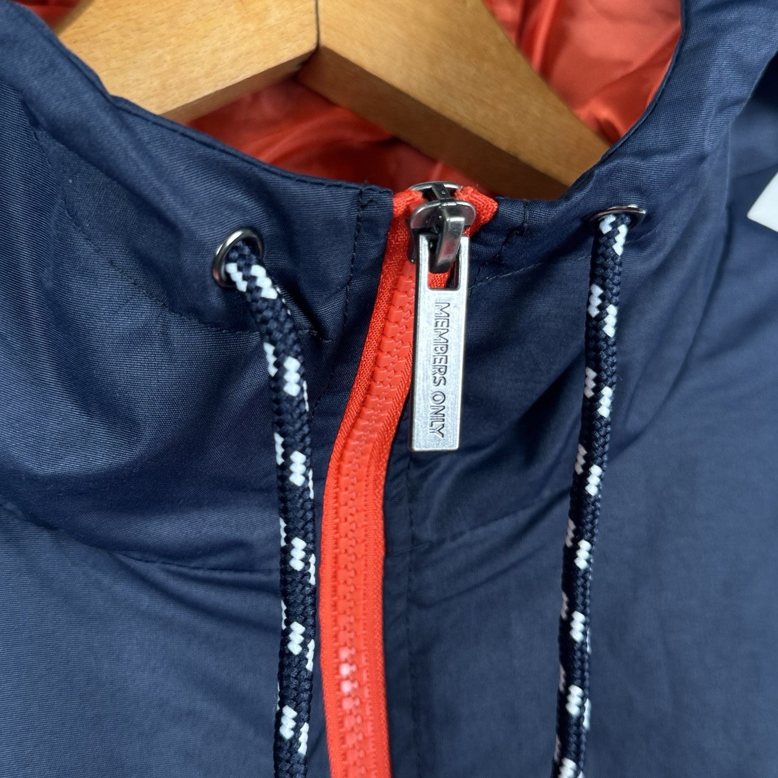 Men's Members Only  1/4 Zip Light Weight Jacket Size Large Orange Blue Spellout