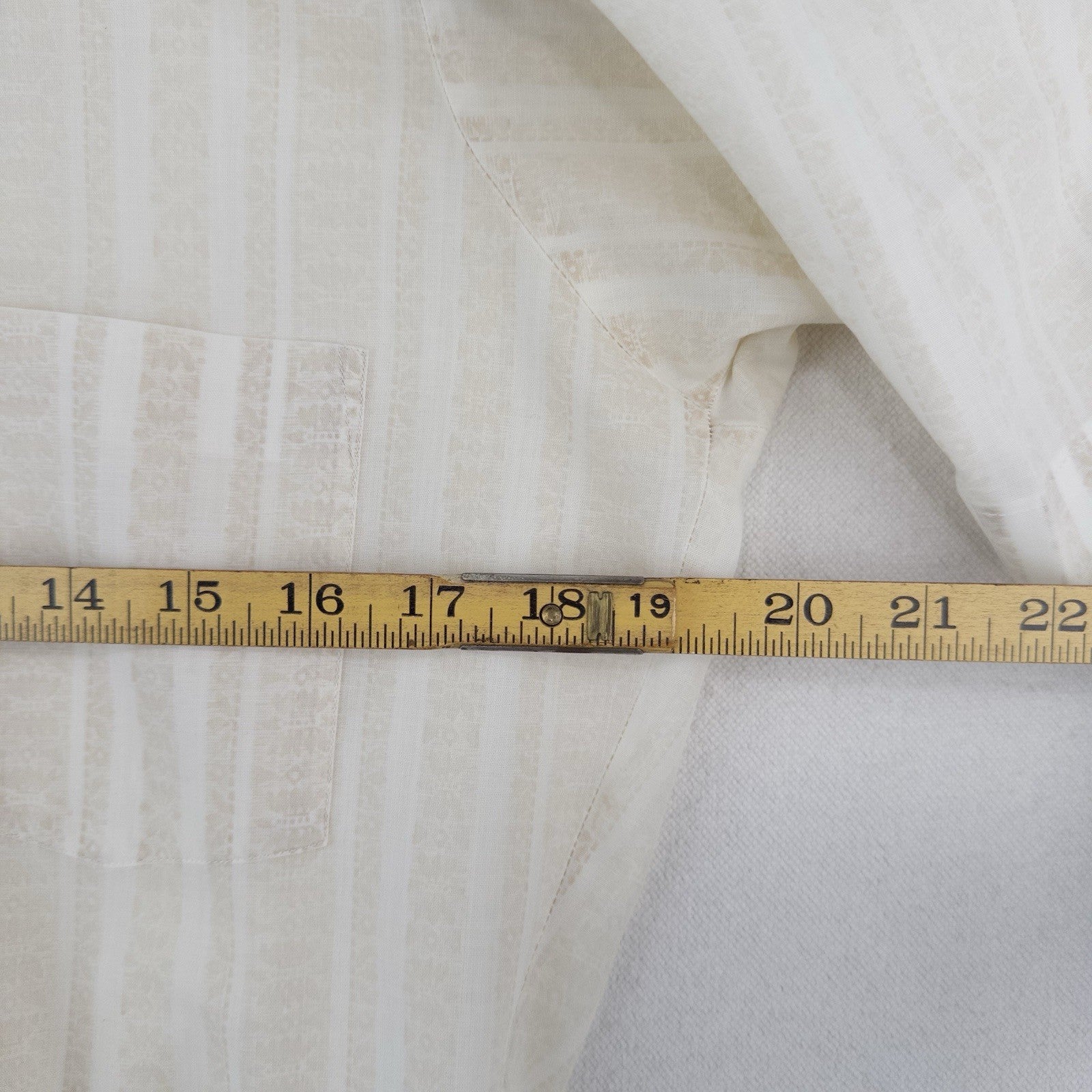 70s Vtg Short Sleeve Button Shirt White Beige Striped Dagger Collar Paper Thin S