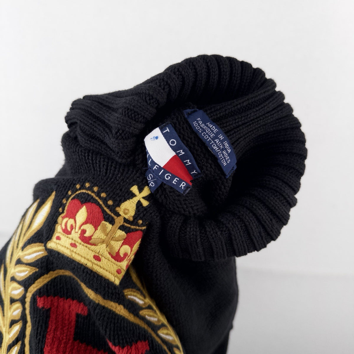 90’s Vtg Tommy Hilfiger Kint Sweater Men’s S Embroidered Crest Turtle Neck Black