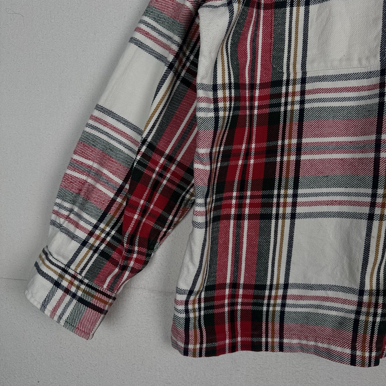 Boston Traders Shirt Jacket Men’s XL White Red Green Plaid Flannel Lined Shacket