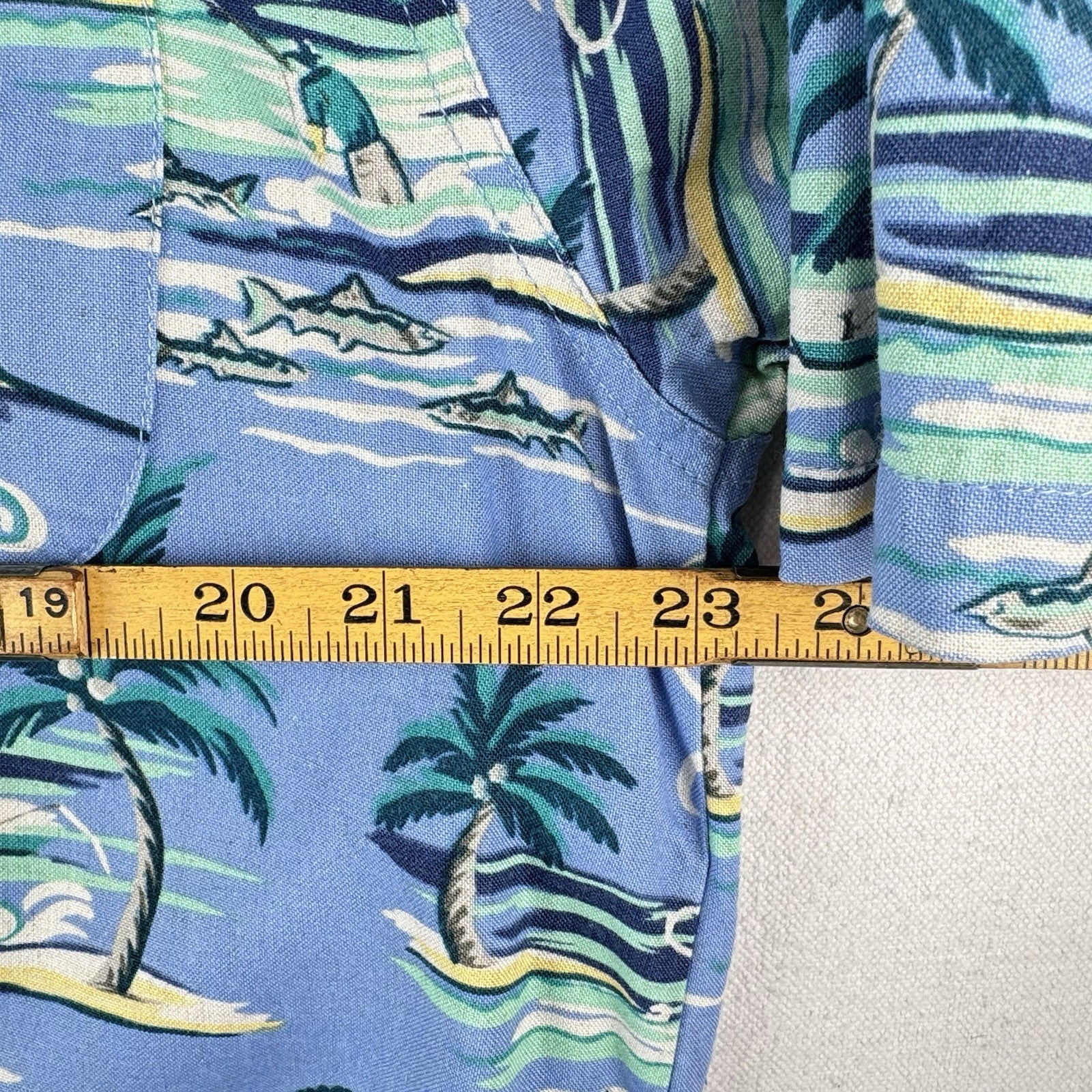 Columbia Sportswear Co. Men’s M Hawaiian Fishing Shirt Blue Rayon