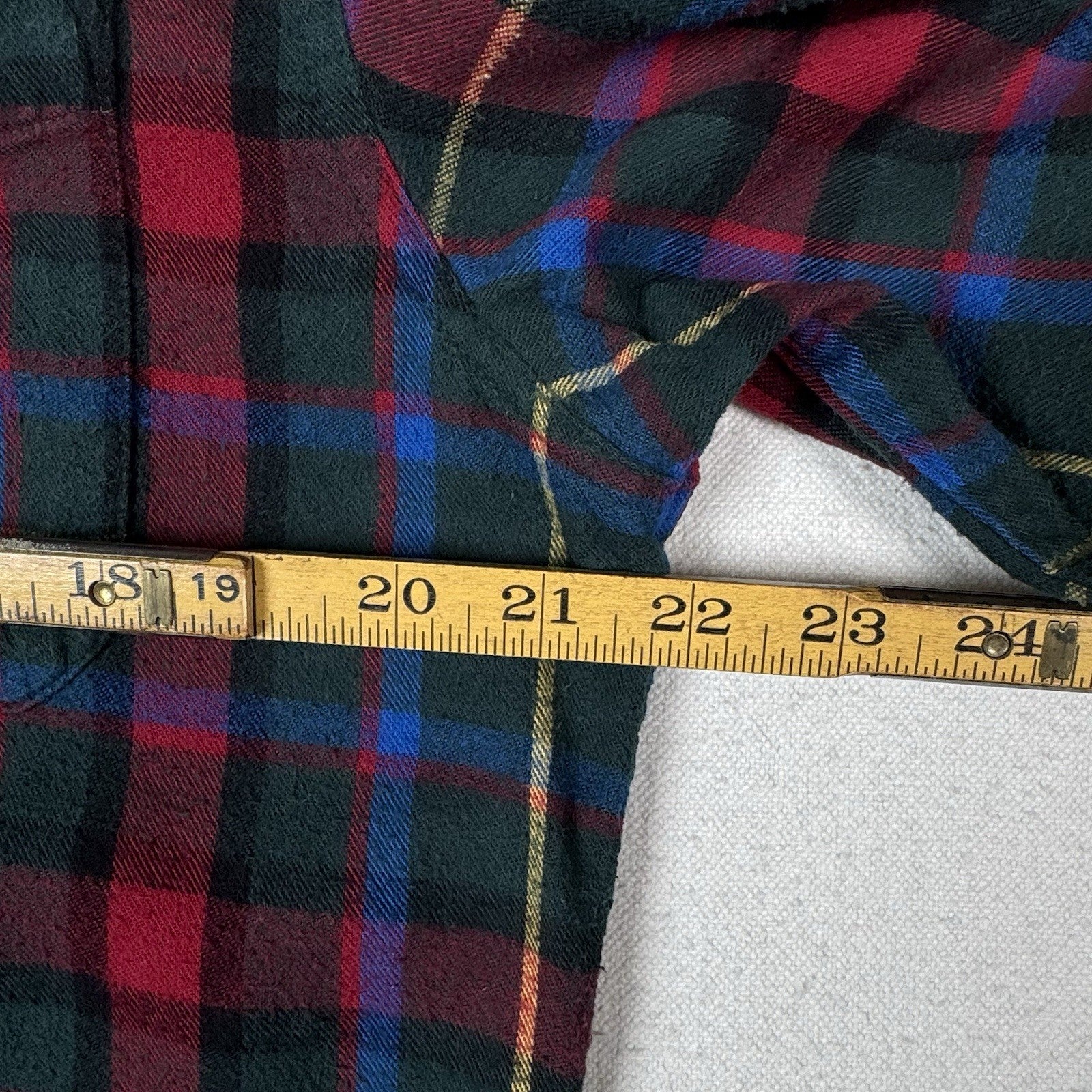 L.L. Bean Men's Scotch Plaid Flannel Shirt M Slightly Fitted Green Blue Red