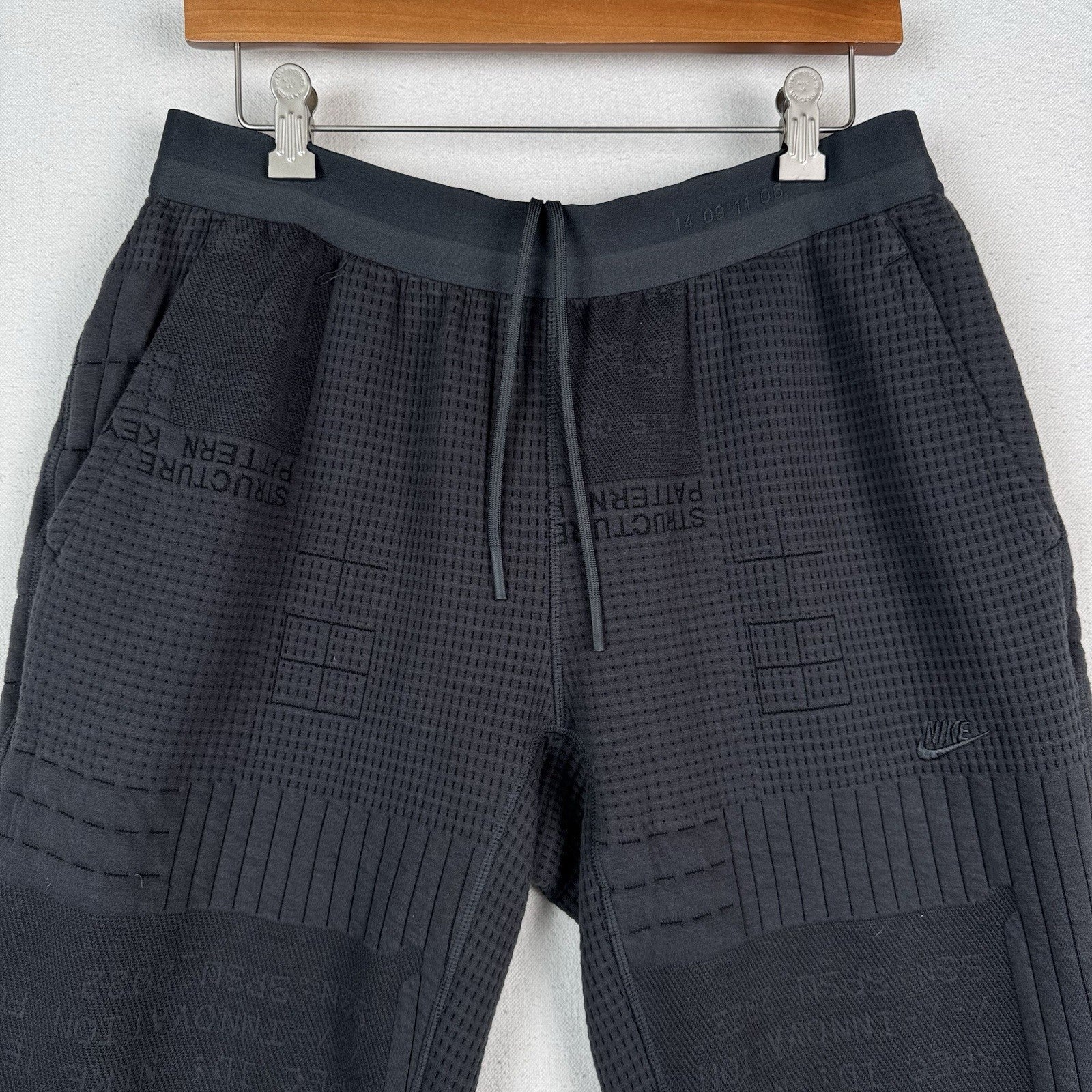 Nike Sweatpants Sportswear Therma-Fit Tech Pack Gray Joggers Men’s L DM5550-060