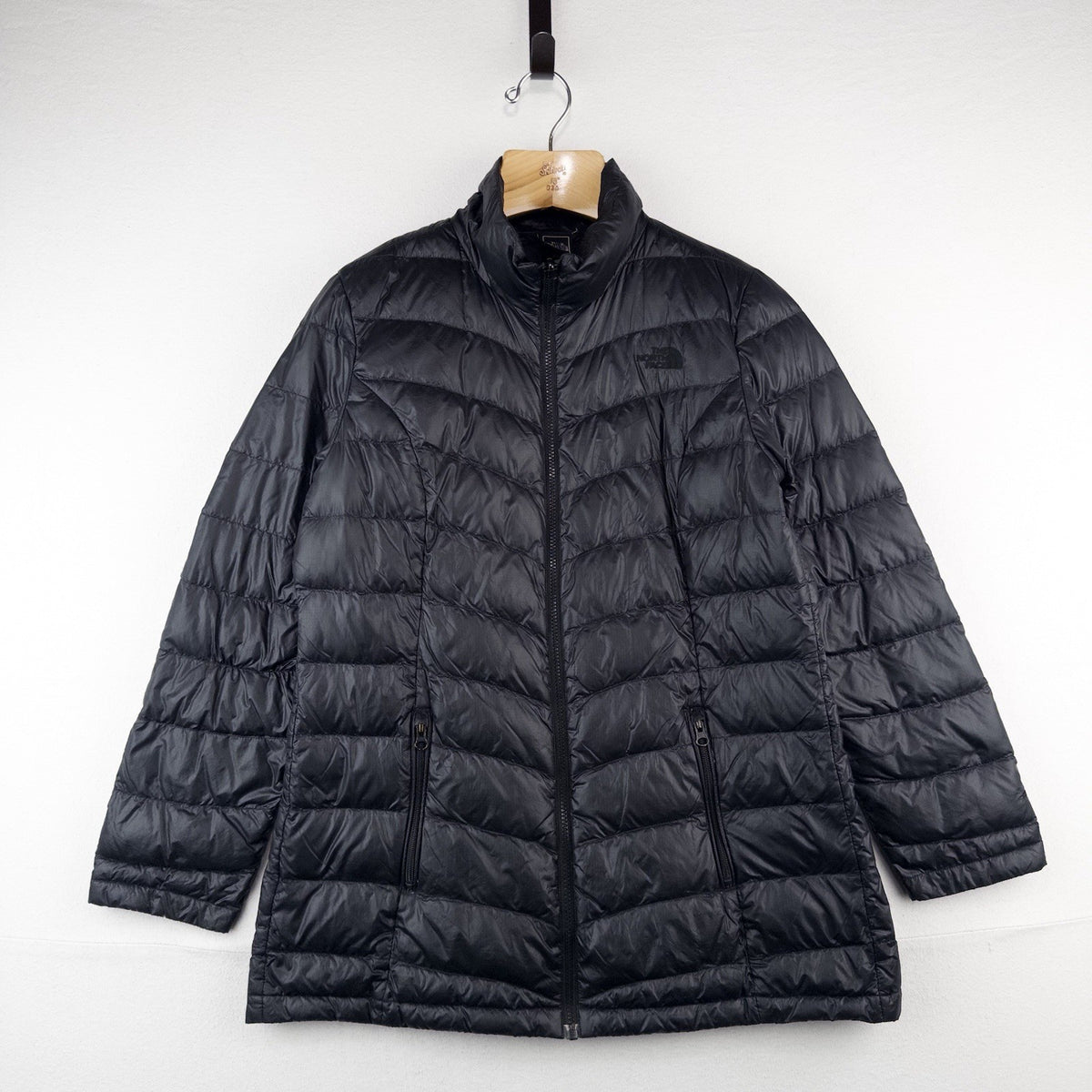 The North Face TNF Women’s L Down Chevron Puffer Zip Up Jacket *No Zipper Tab