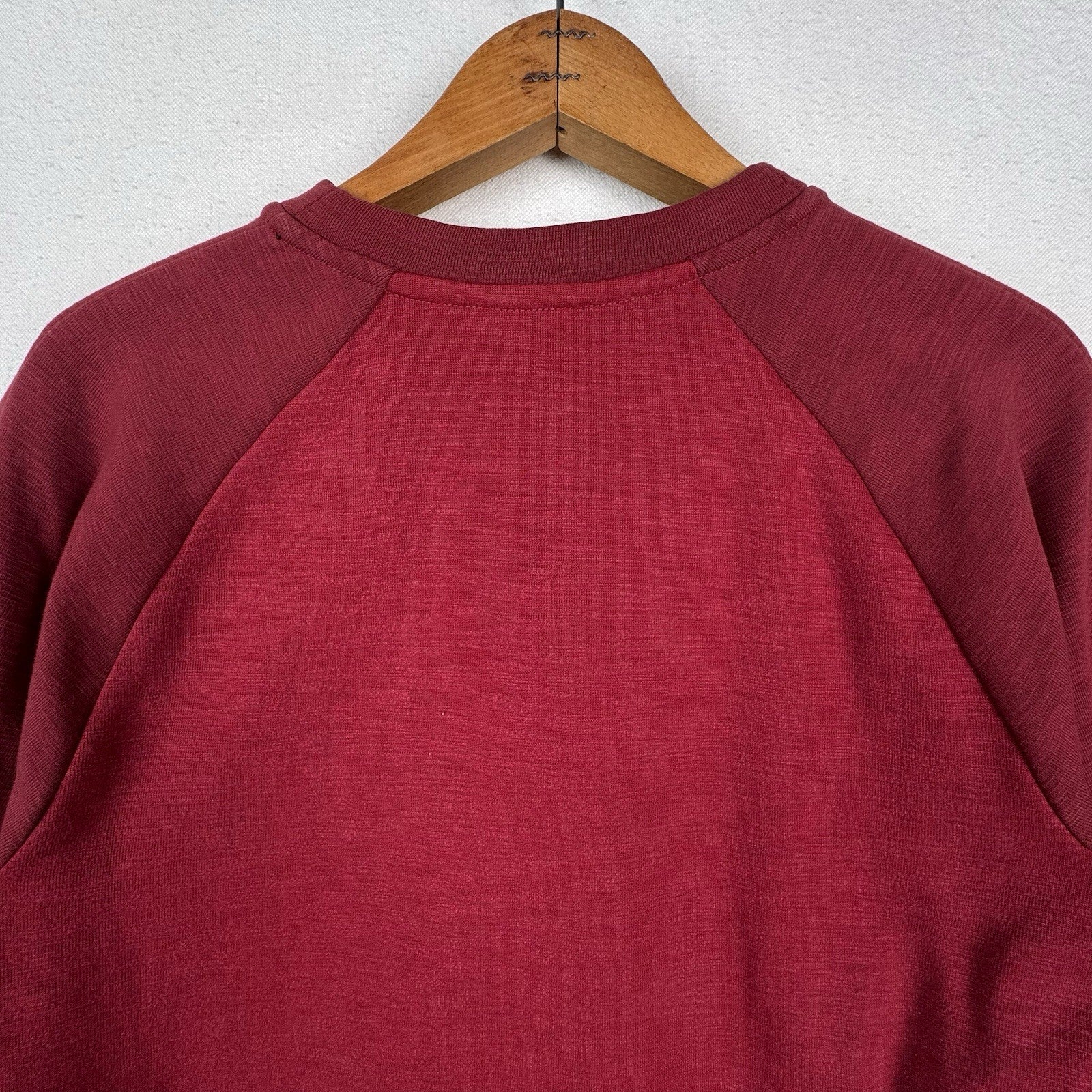 Nike Sportswear Optic Crew Pullover Sweatshirt Men’s Small Red 928465-677 Pocket