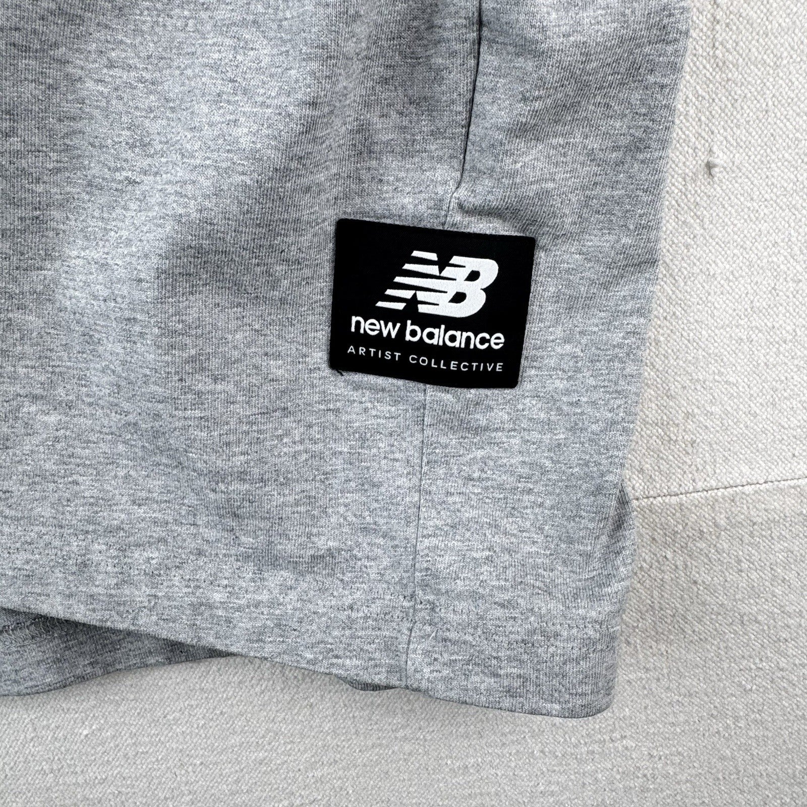 New Balance “The Art Of 574” Storybook Men’s L Gray T-shirt
