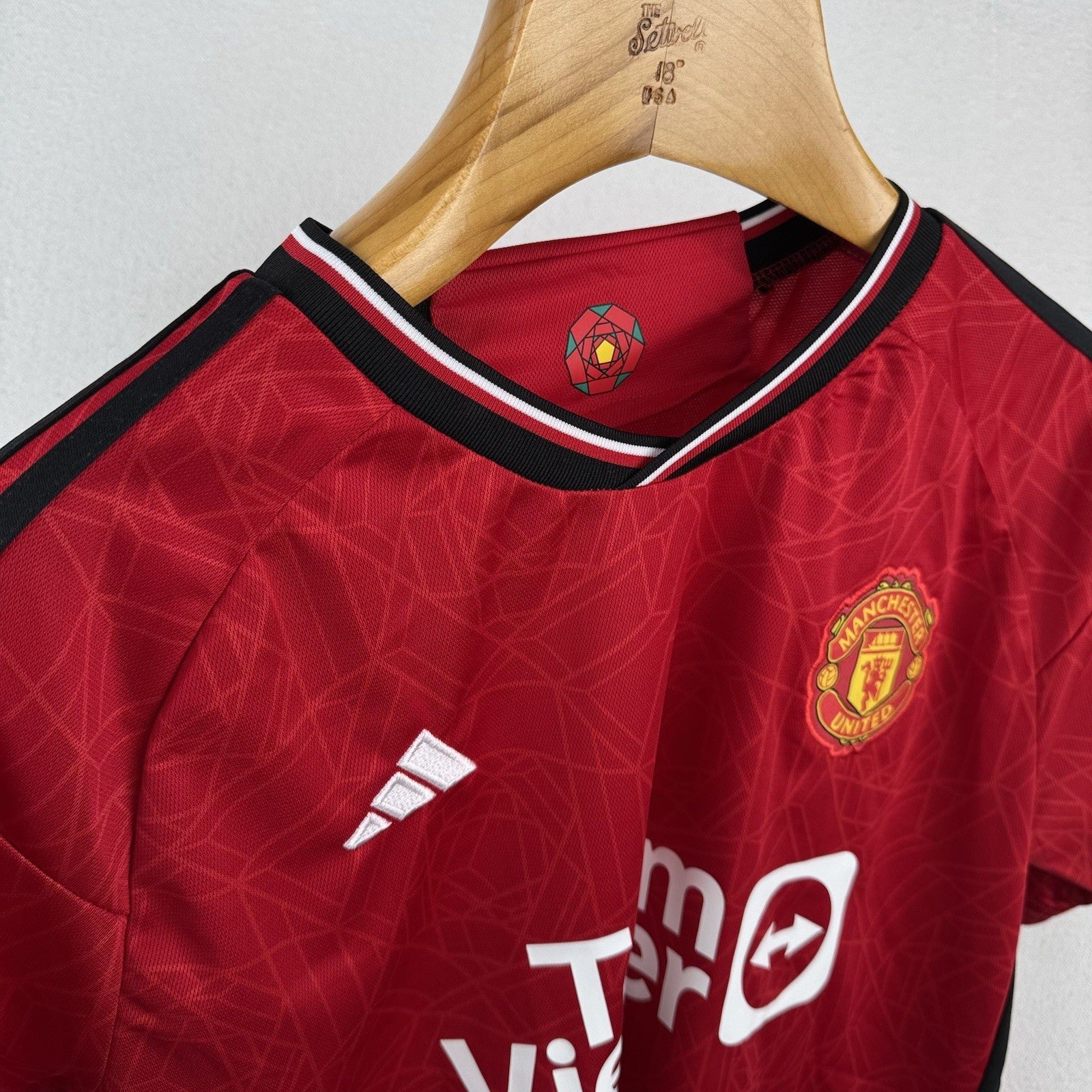 Manchester United B. Fernandes Jersey 2023/2024 Home Football Shirt Men’s Medium