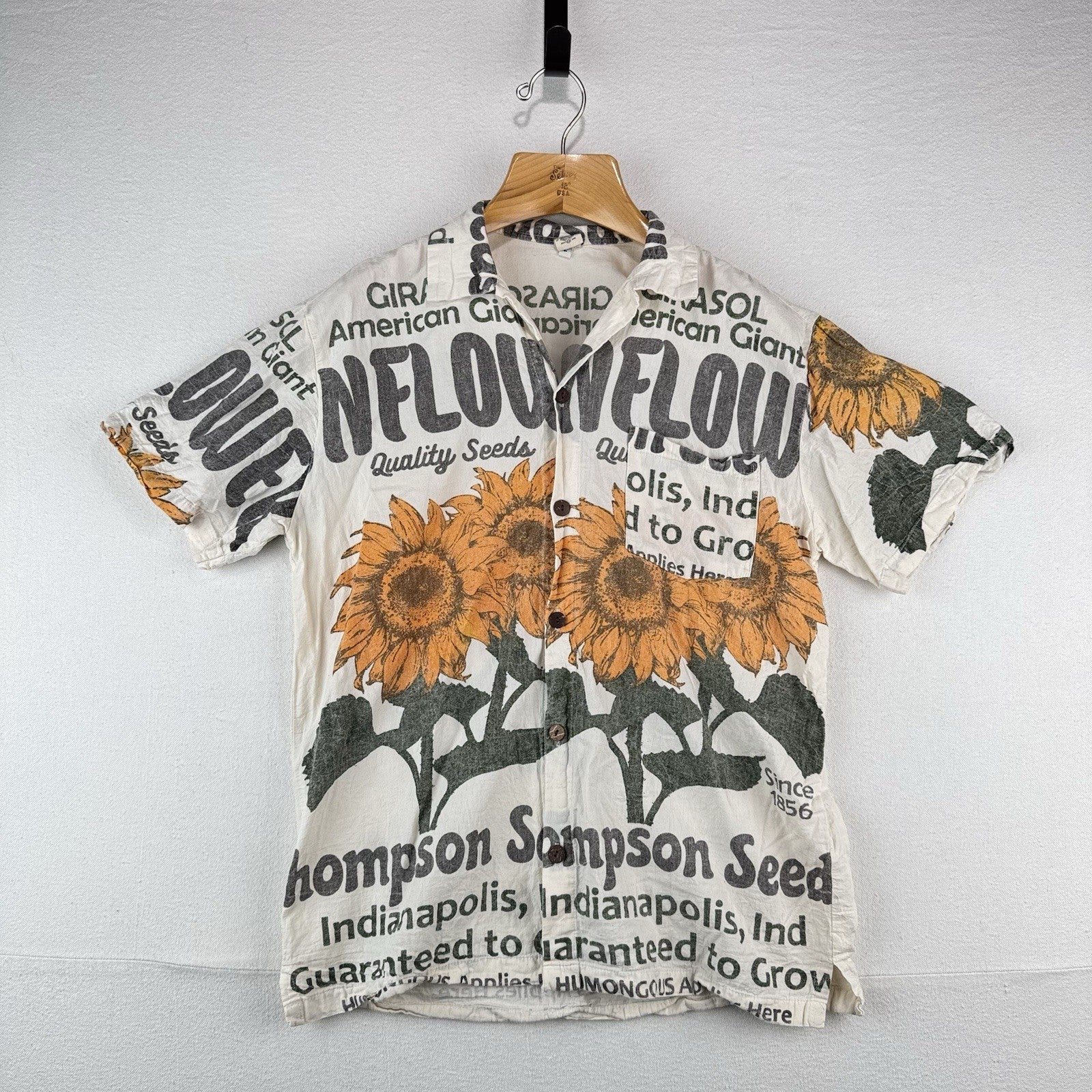 Junk Shop Sunflower Seed Flour Sack Short Sleeve Button Down Shirt Men’s Large
