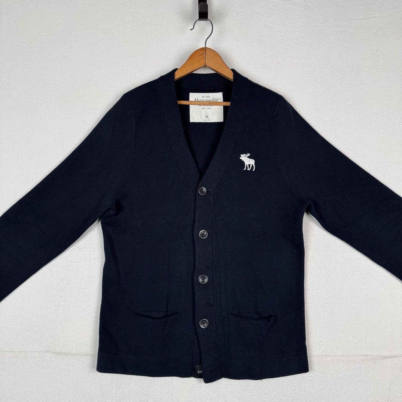 Abercrombie Fitch Men’s XL Wool Knit Navy Blue Cardigan Sweater Moose Logo