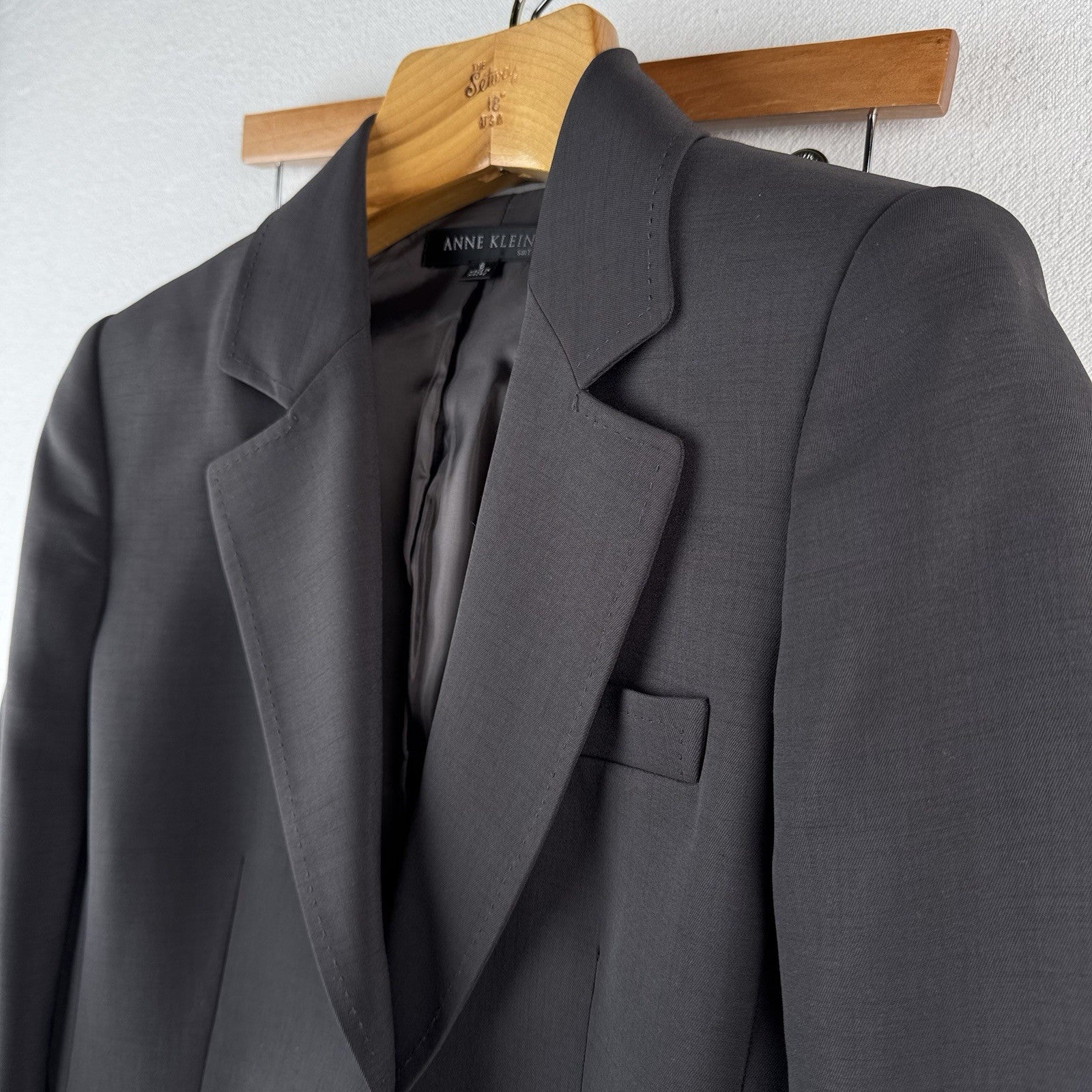 Anne Klein Women’s 6 Belted Pant Suit Two Piece Set Gray Brown Leg=9.5”