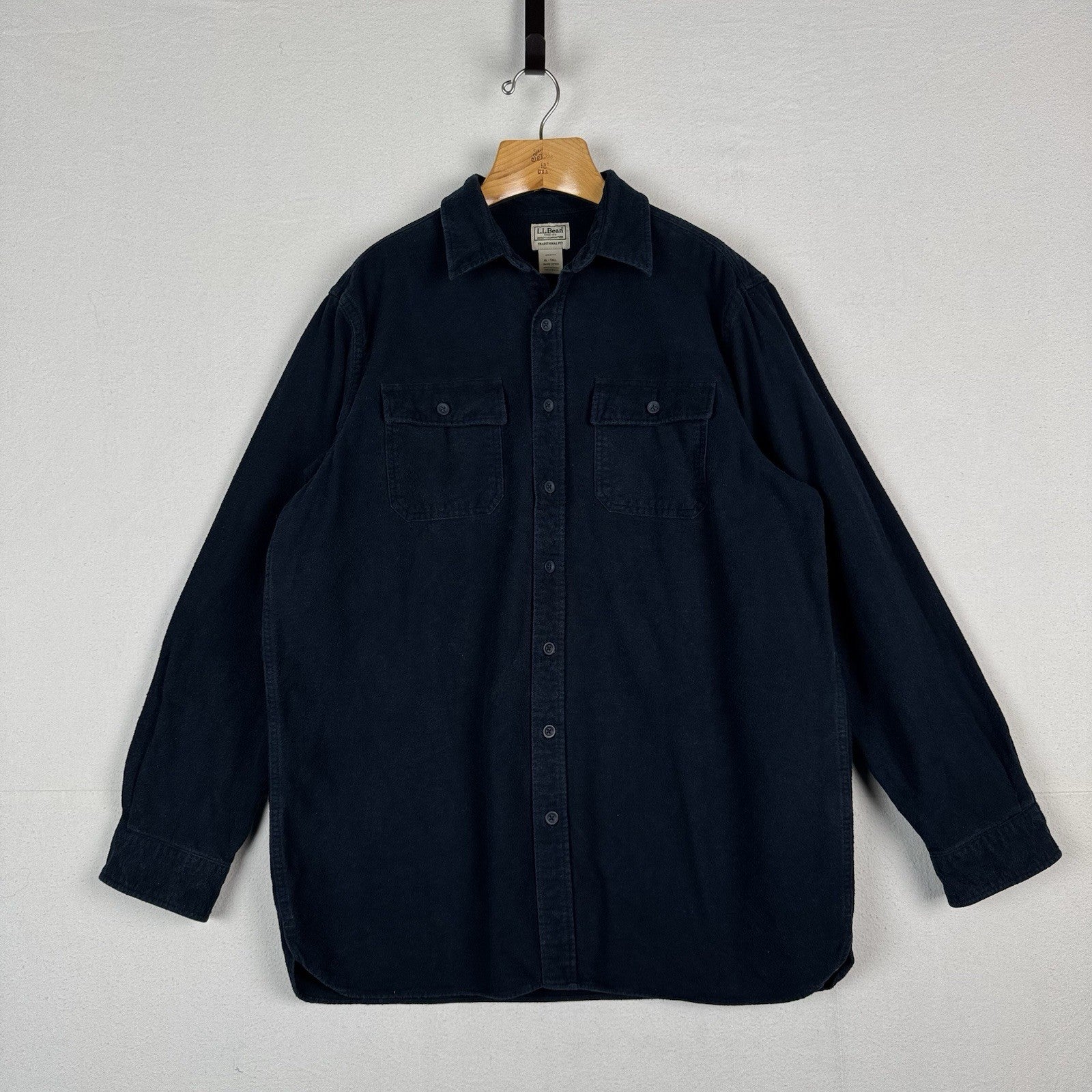 L.L. Bean Traditional Fit Men’s XL Tall Chamois Flannel Shirt Navy Blue