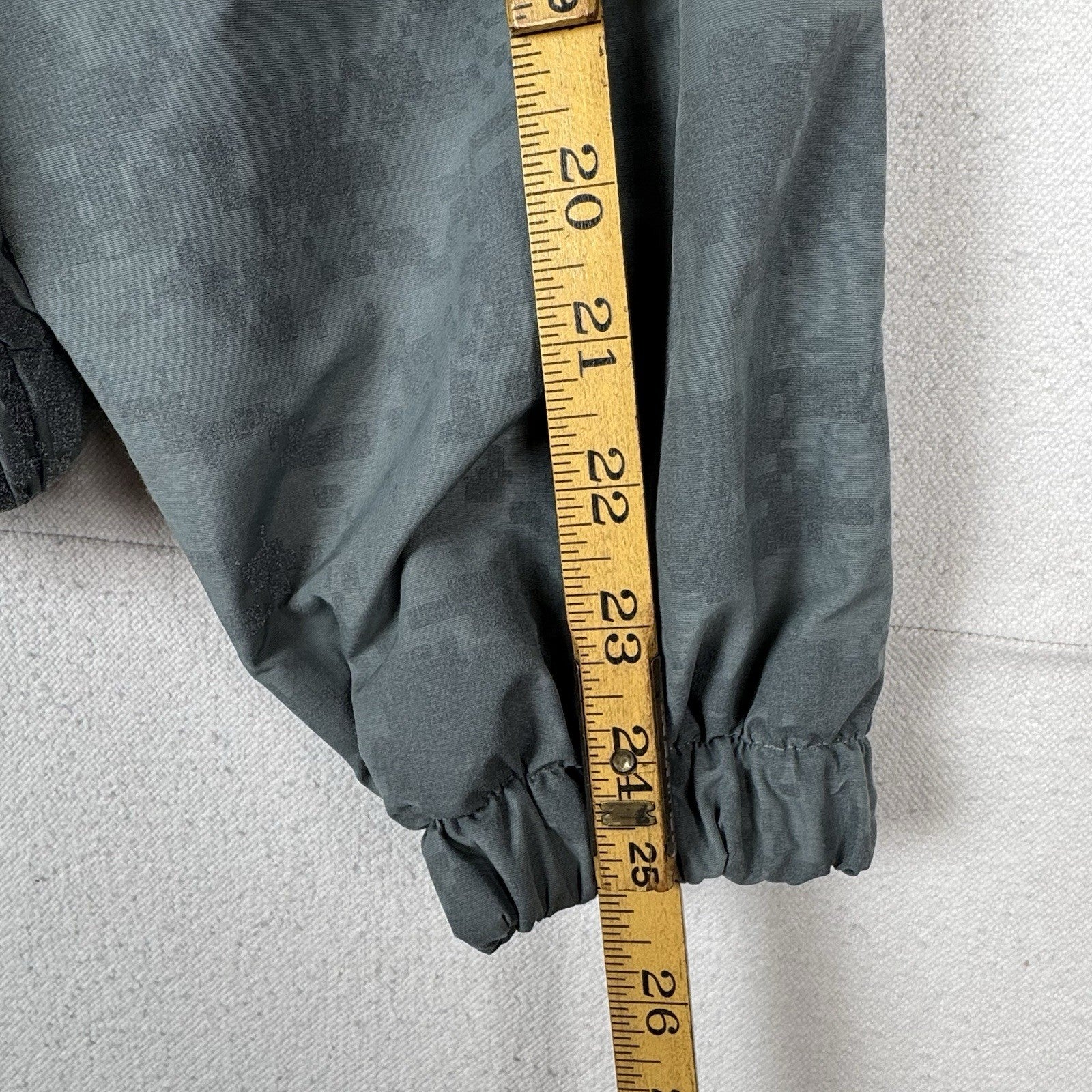 Army IFPU Jacket Men’s Small Gray Black Reflective Training Athletic Windbreaker