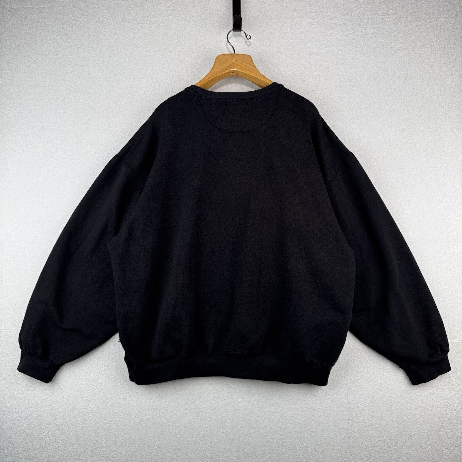 Russell Athletic Team Issue Sweatshirt Men's 2XL Black Crewneck *Distressed