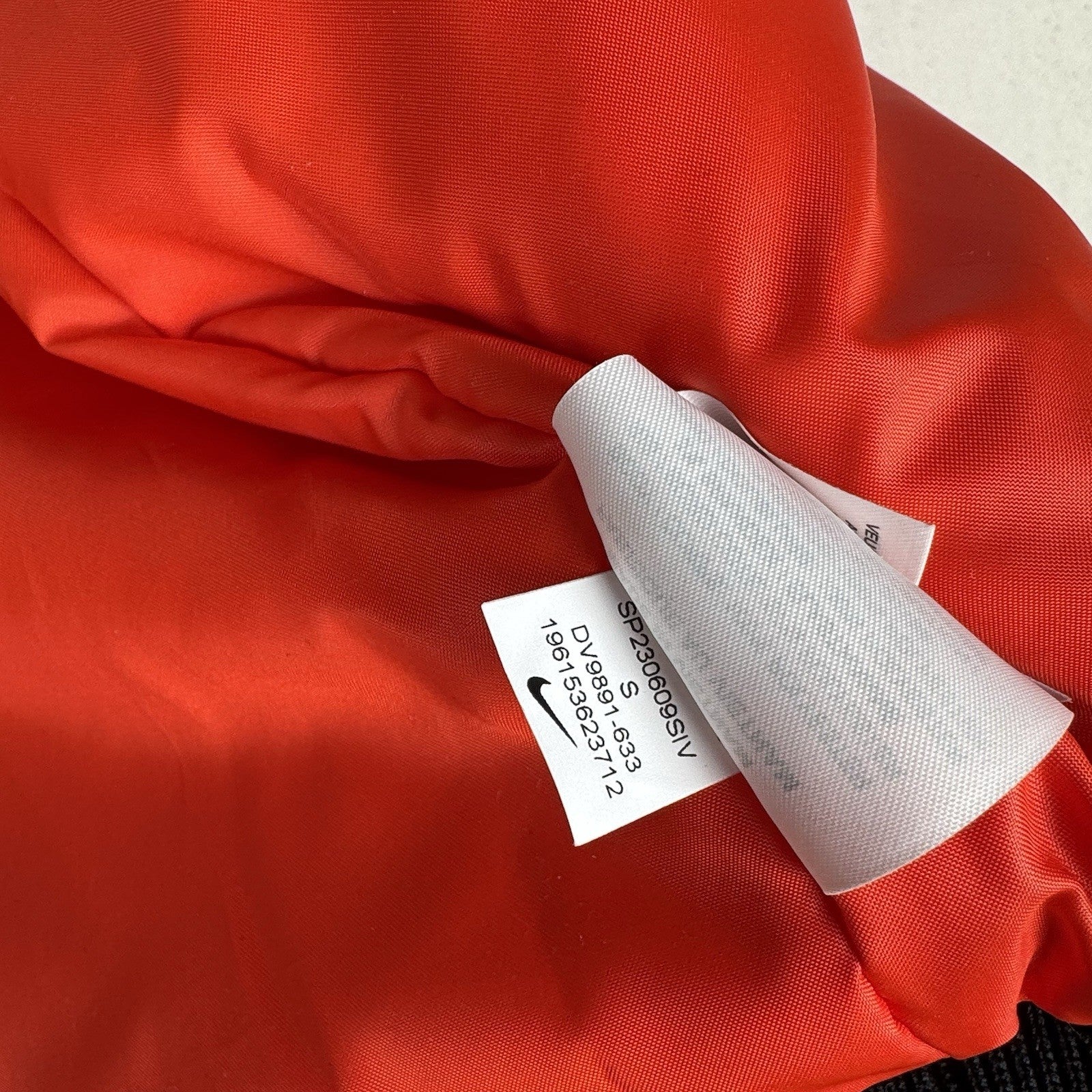 NWOT Nike Air Therma-Fit Satin Bomber Jacket Picante Red Men's Small DV9891-633