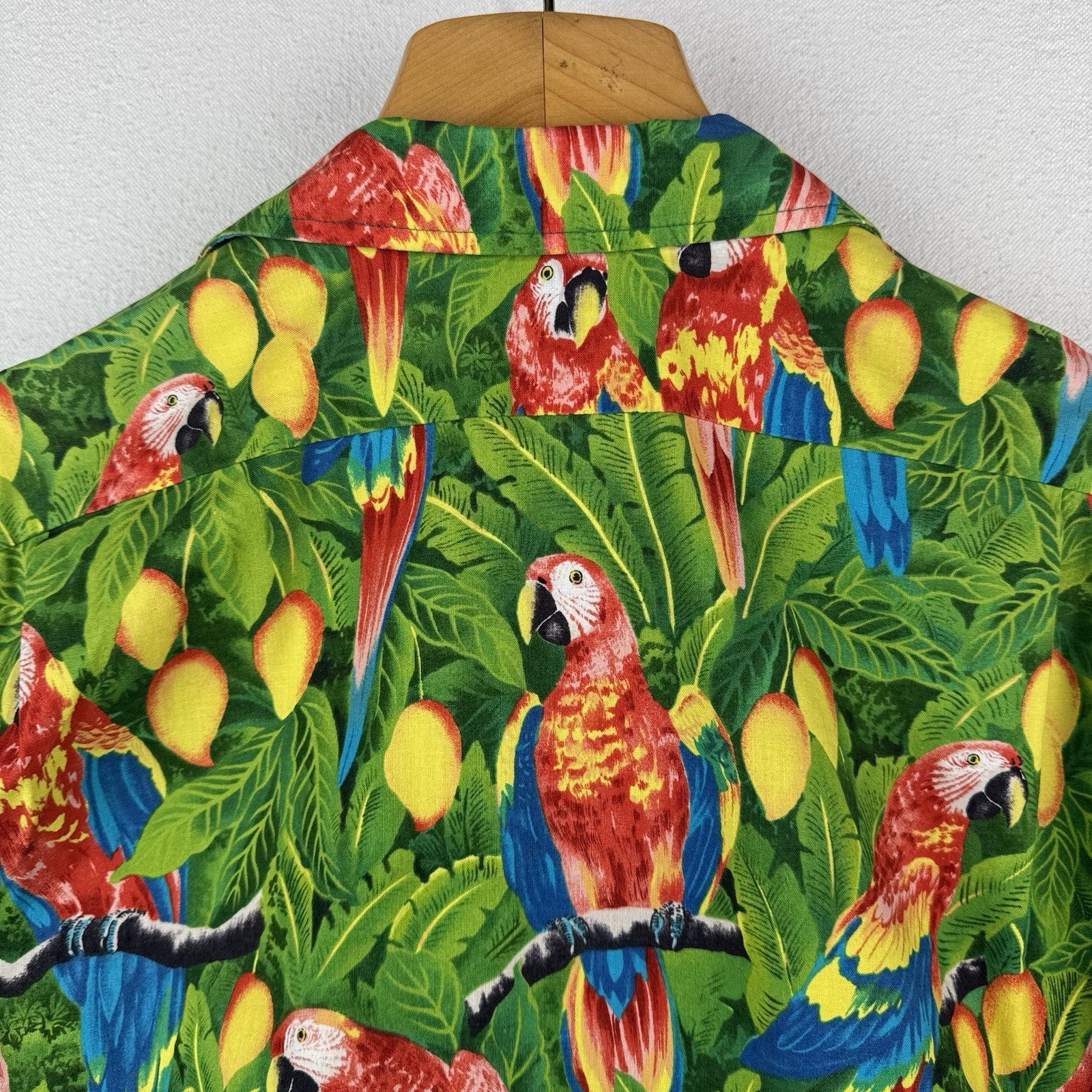 80's Vintage Hilo Hattie Hawaiian Shirt Parrots Macaws Men’s XL Made USA/Hawaii