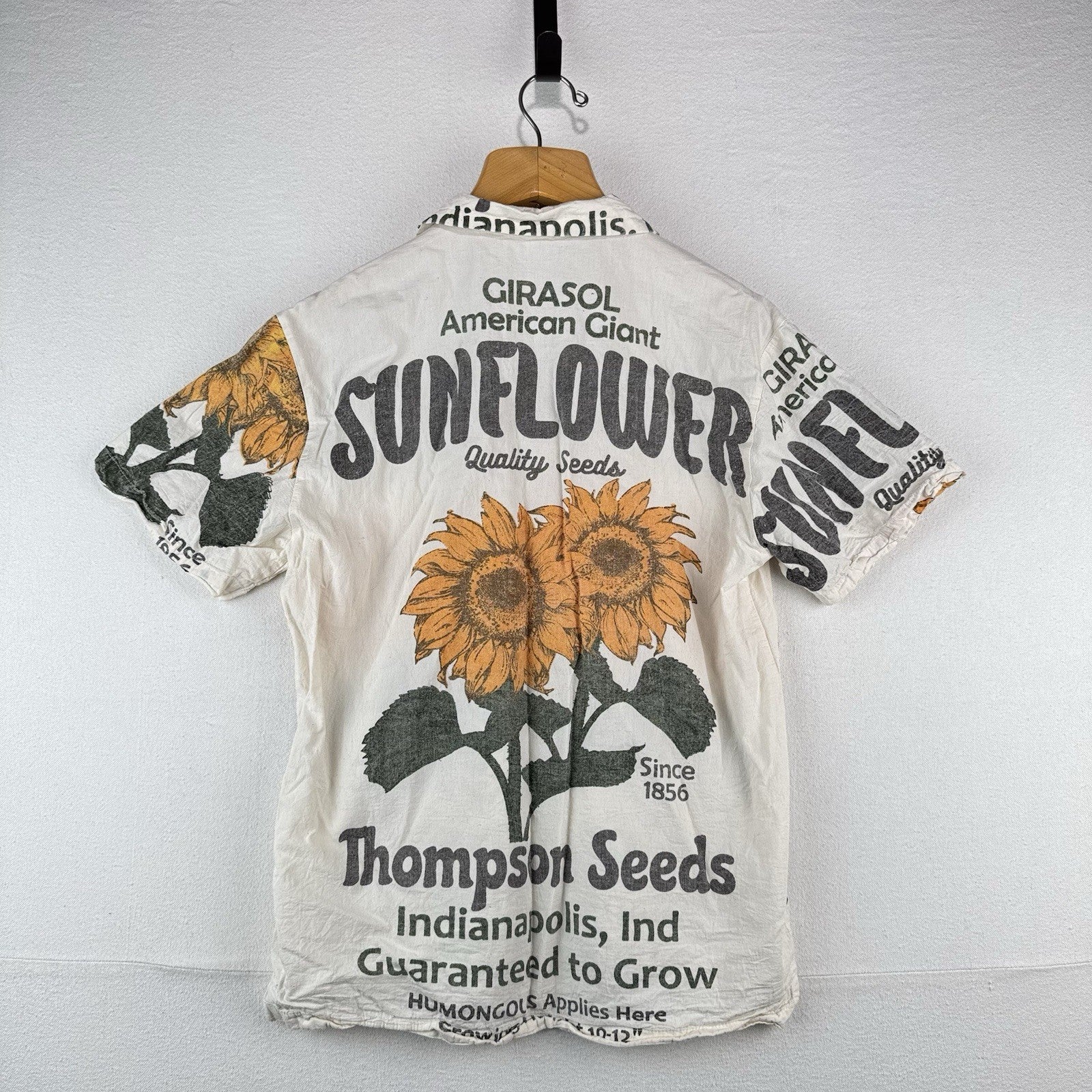 Junk Shop Sunflower Seed Flour Sack Short Sleeve Button Down Shirt Men’s Large