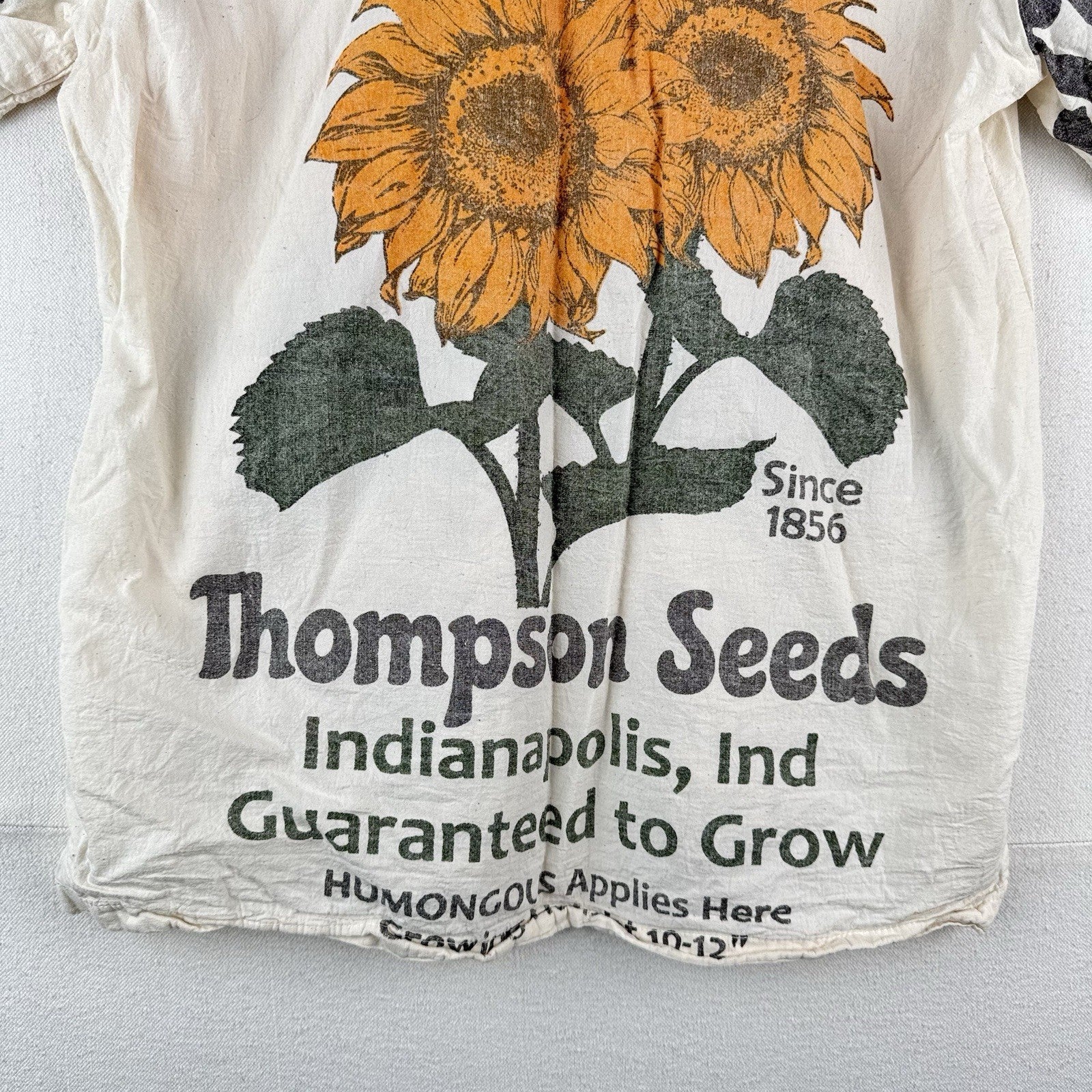 Junk Shop Sunflower Seed Flour Sack Short Sleeve Button Down Shirt Men’s Large