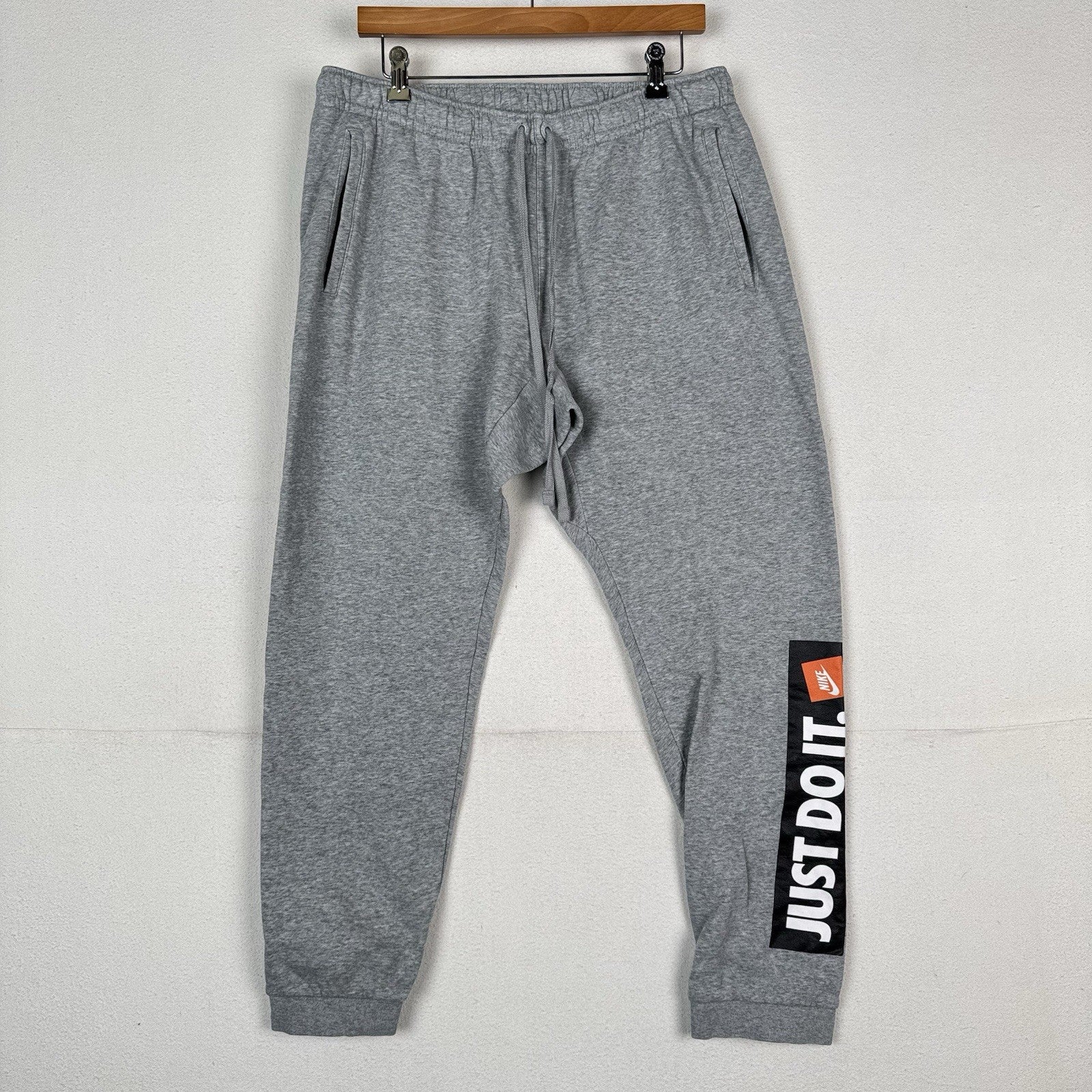 Nike Sportswear Men’s XL Just Do It Fleece Joggers Gray Spellout Sweatpants