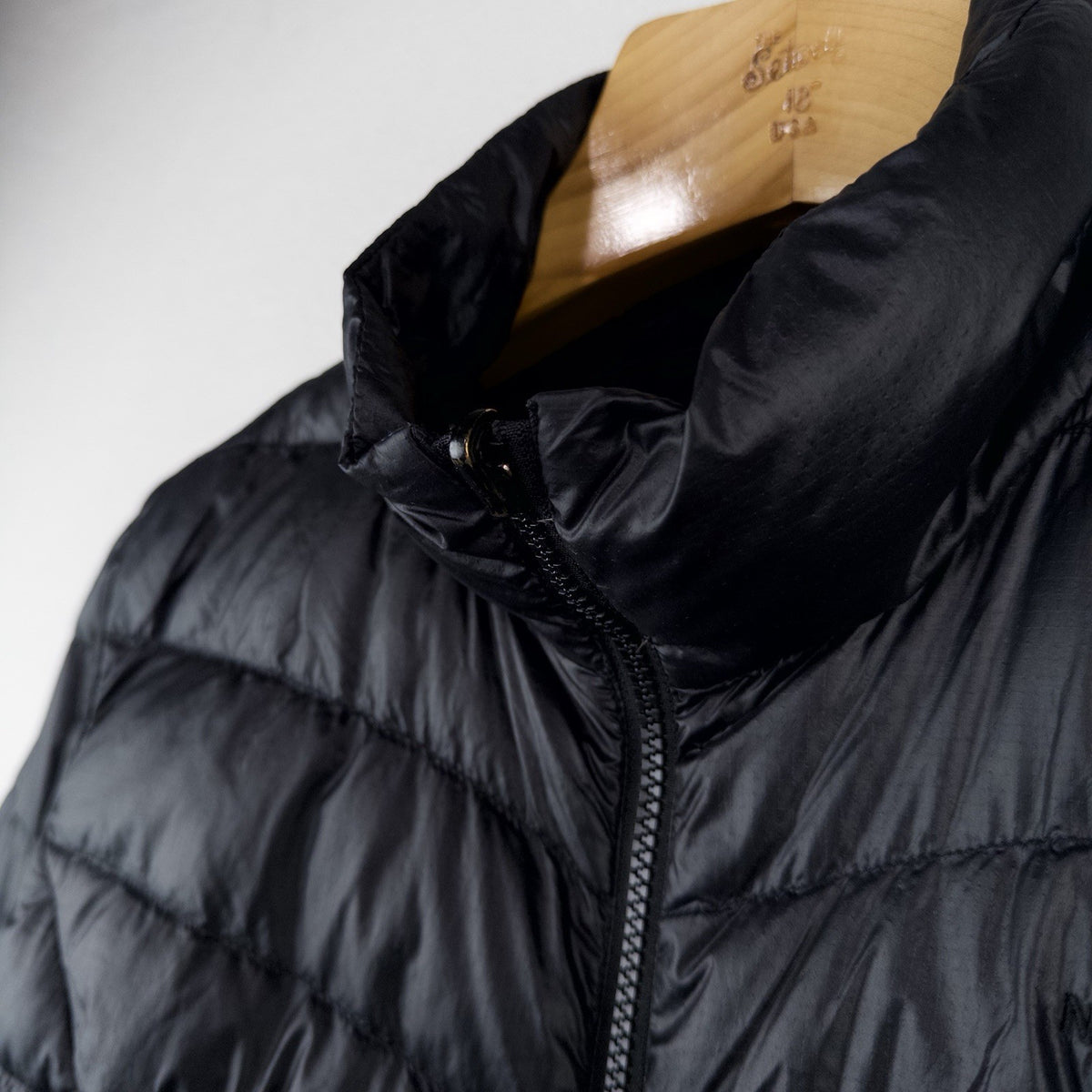 The North Face TNF Women’s L Down Chevron Puffer Zip Up Jacket *No Zipper Tab