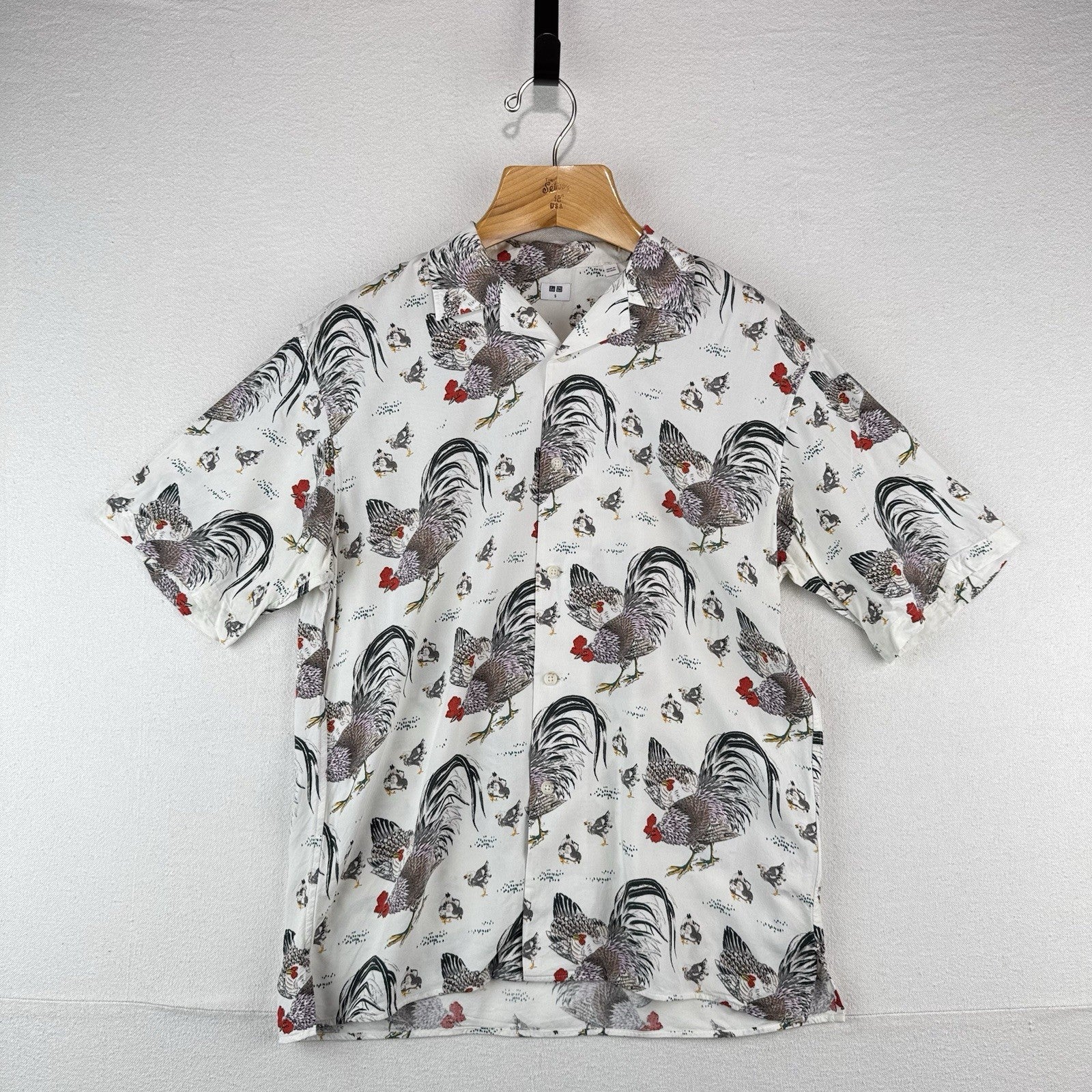 Uniqlo x Ito-Jakuchu Rooster Men’s Small Short Sleeve Camp Loop Collar Shirt