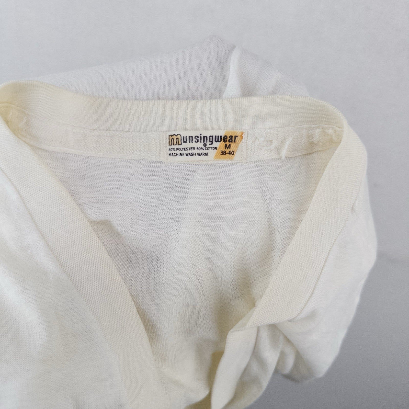 70’s Vtg Paper Thin White V-neck T-shirt Munsingwear Plain M (38-40) *Read