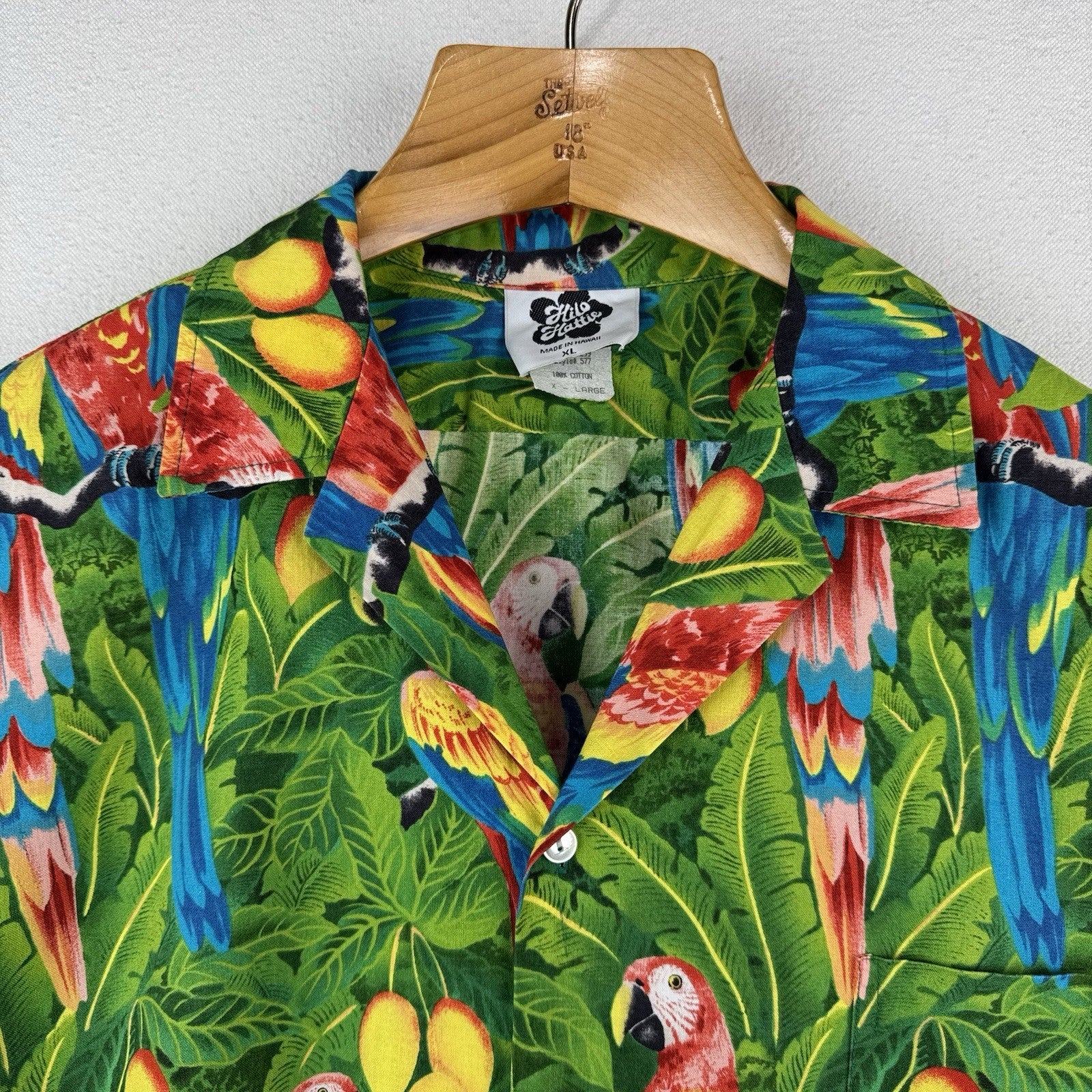 80's Vintage Hilo Hattie Hawaiian Shirt Parrots Macaws Men’s XL Made USA/Hawaii