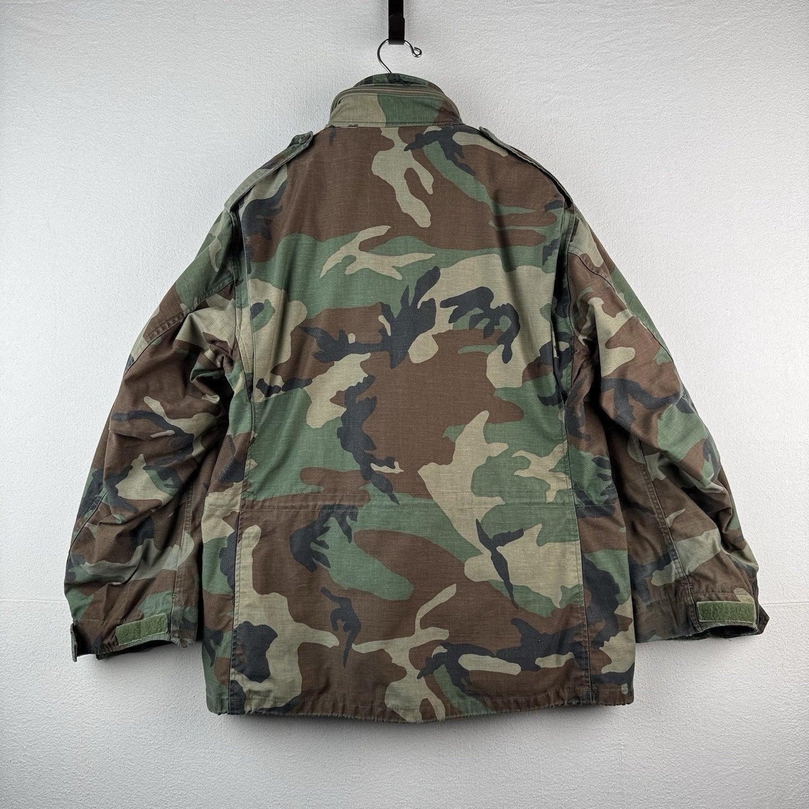 80’s Vintage US Army M81 Woodland Camo M65 Field Jacket Men’s Large Regular 1984