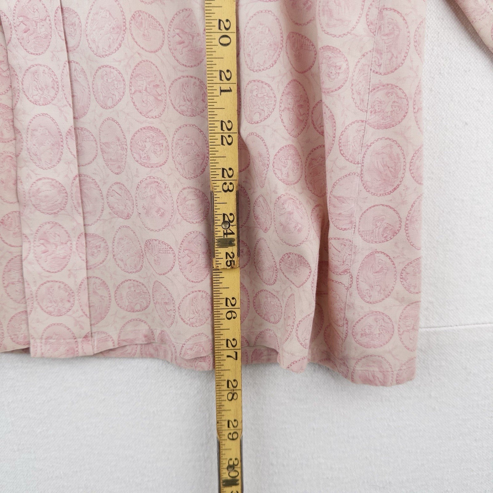 60s Vtg Van Heusen 417 Vanopress Shirt Mens M 15.5 Pink Antique Coin Pattern AOP