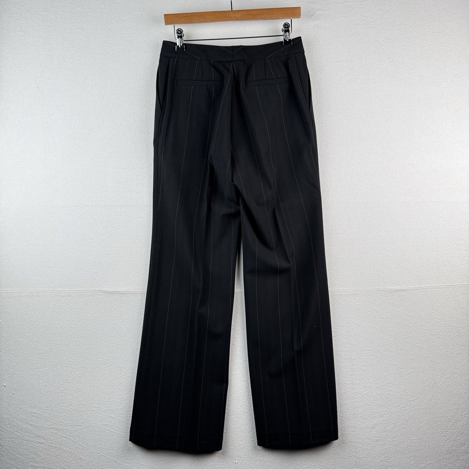 Anne Klein Women's 6 Pant Suit Two Piece Set Black Off-white Pinstripe Leg=10.5”