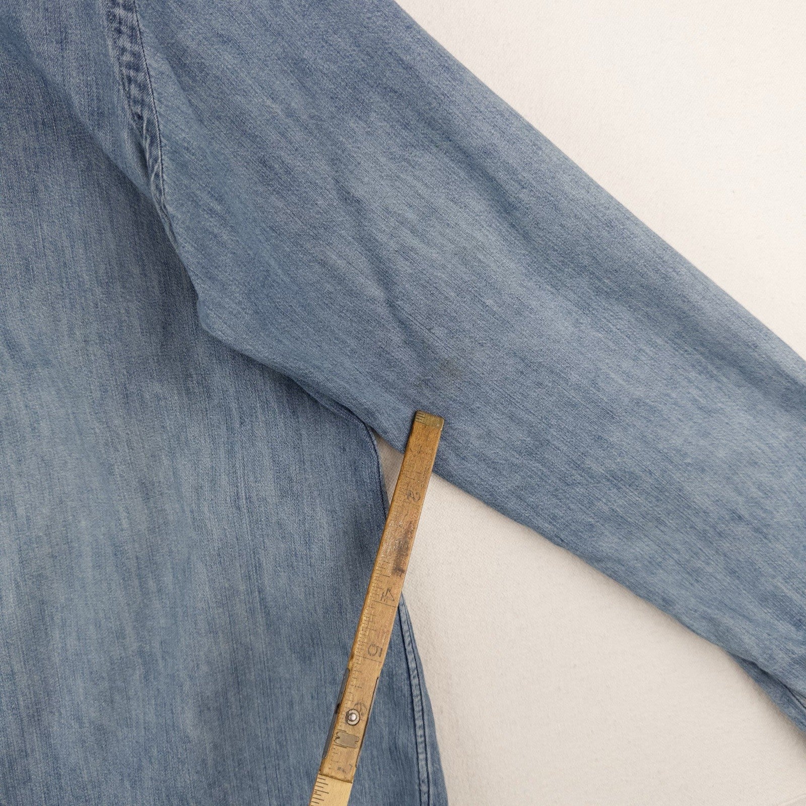 Ralph Lauren Men’s Large Lightweight Blue Denim Shirt Long Sleeve