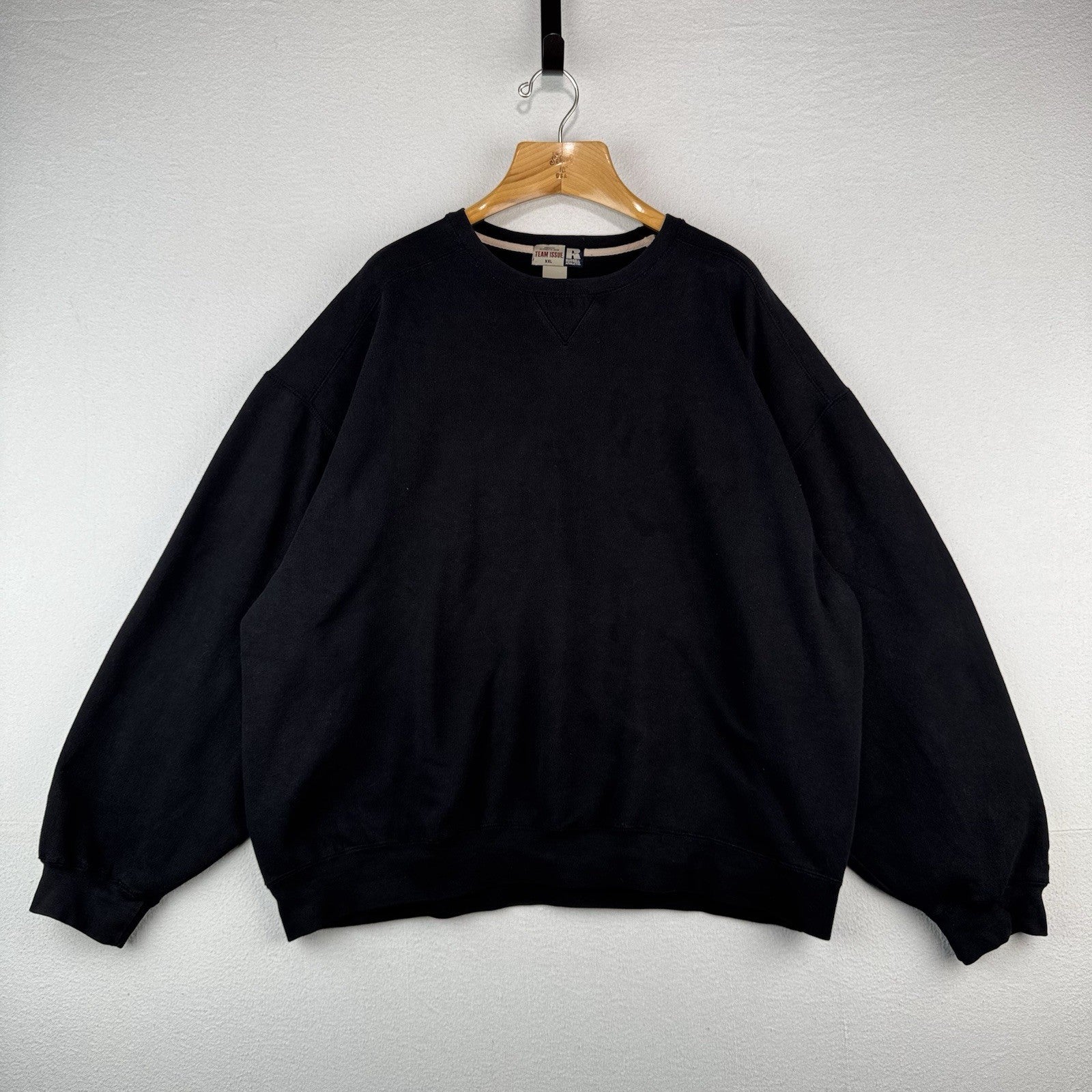 Russell Athletic Team Issue Sweatshirt Men's 2XL Black Crewneck *Distressed