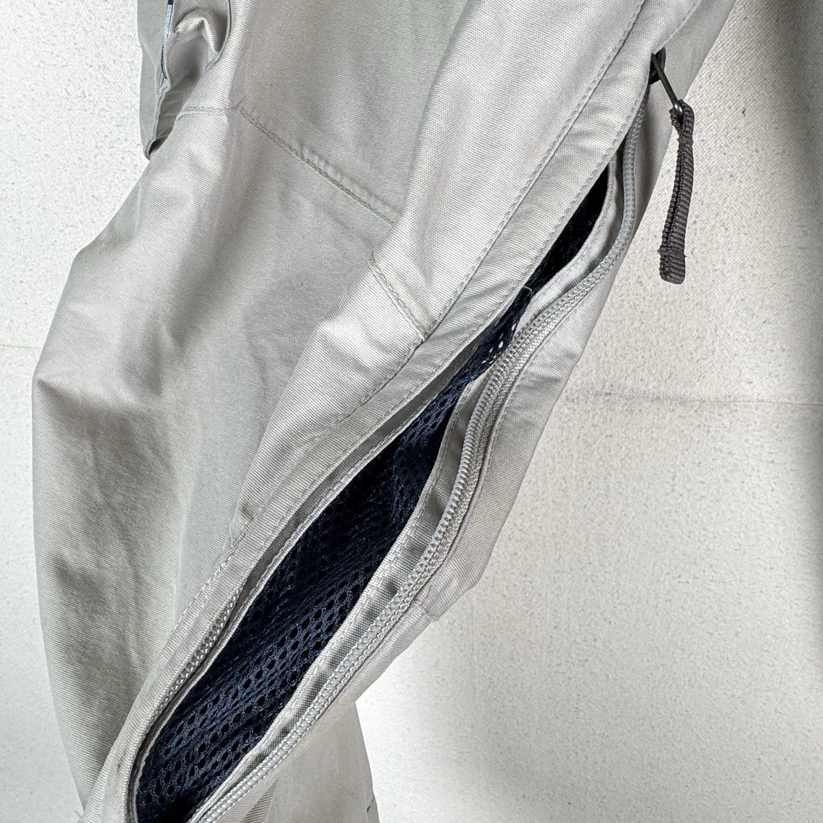Burton Snowboard Pants Unisex Beige Size Large Pockets Leg Vents Adjustable